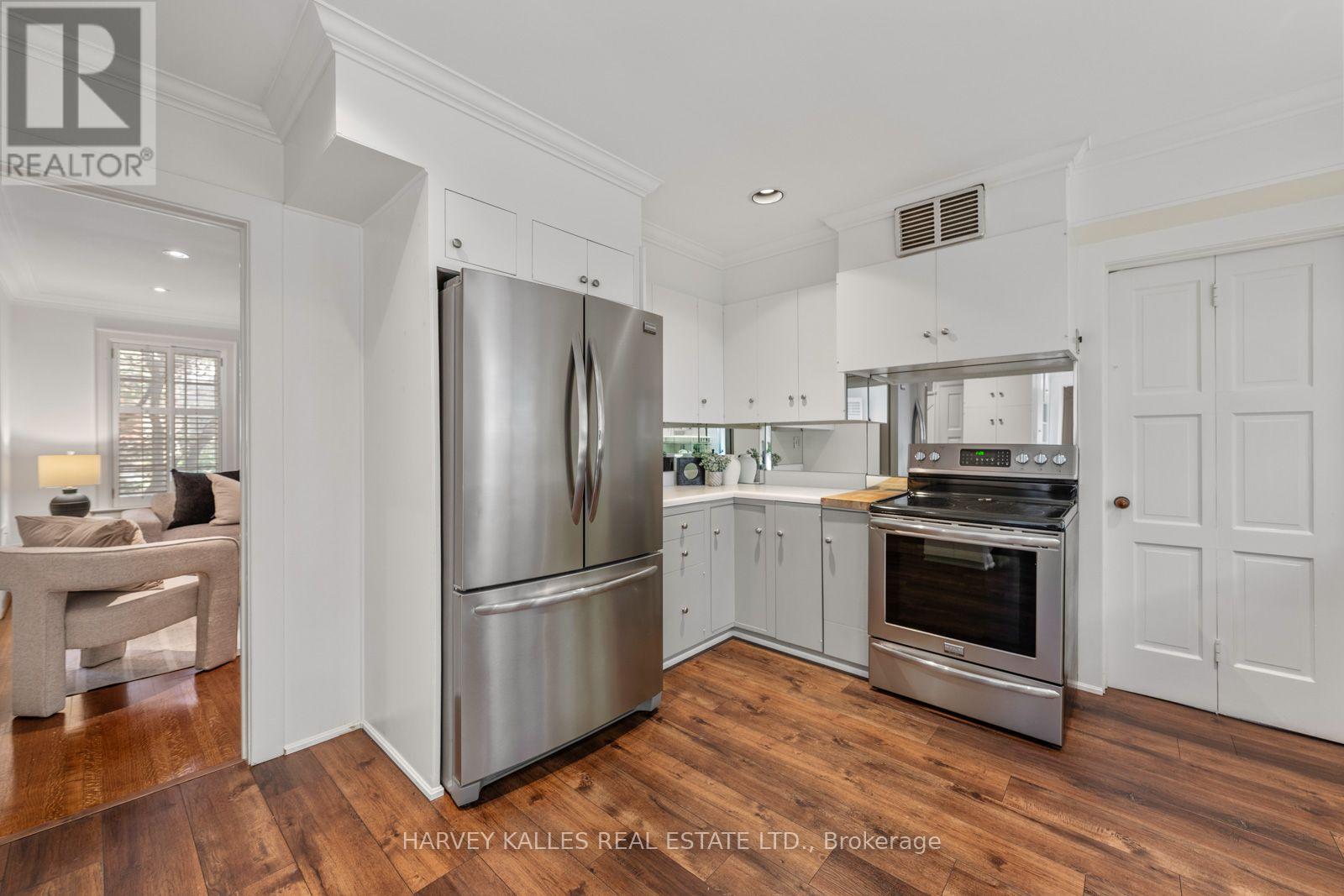 55 Wembley Road, Toronto, Ontario  M6C 2G1 - Photo 13 - C13834500