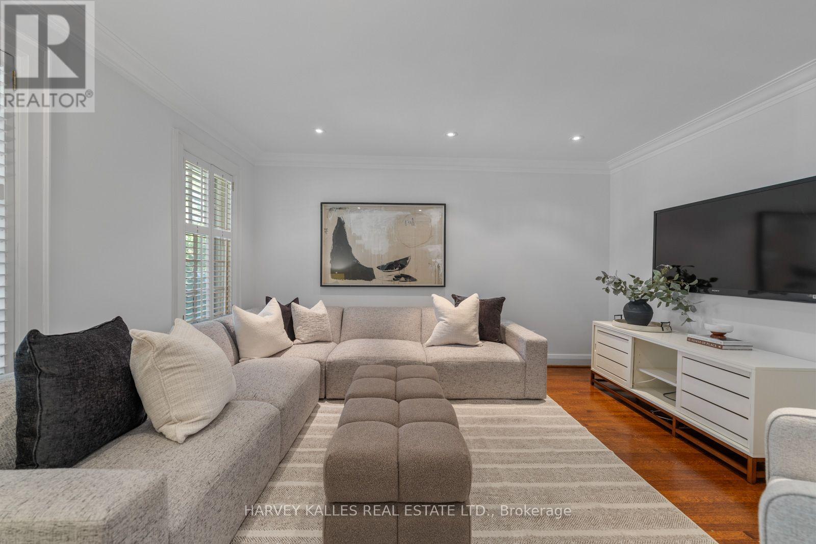 55 Wembley Road, Toronto, Ontario  M6C 2G1 - Photo 9 - C13834500