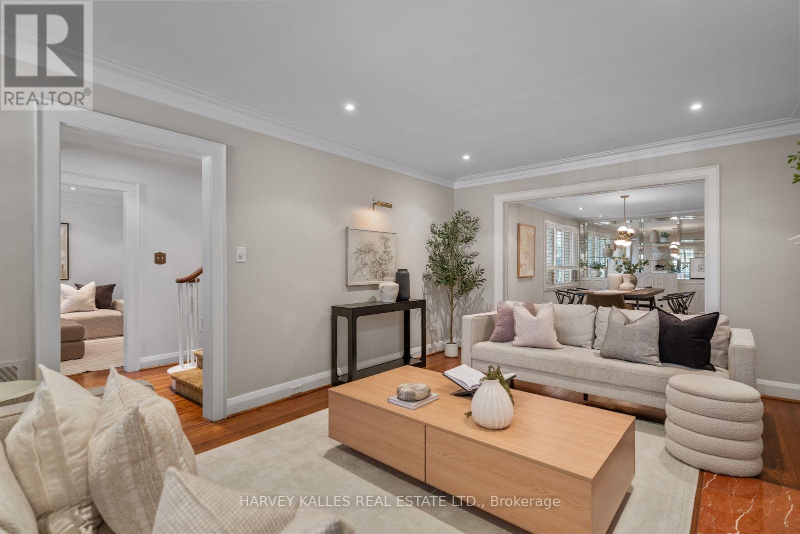 55 Wembley Road, Toronto, Ontario  M6C 2G1 - Photo 6 - C13834500