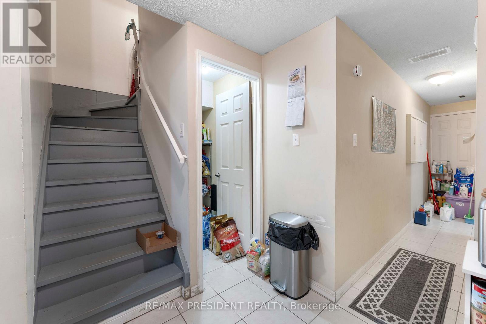 26 Mattari Court, Toronto, Ontario  M9W 7C6 - Photo 10 - W13741754