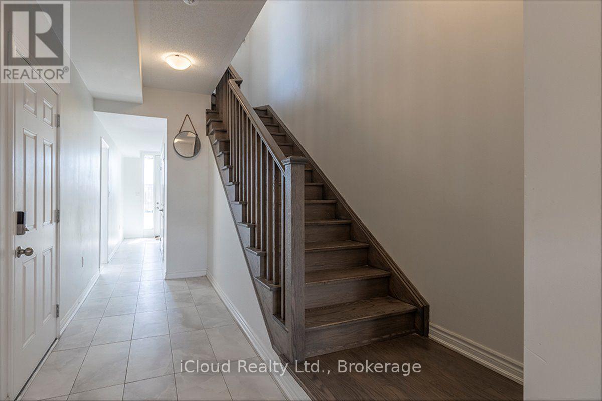 136 Keppel Circle, Brampton, Ontario  L7A 5K7 - Photo 9 - W13832880