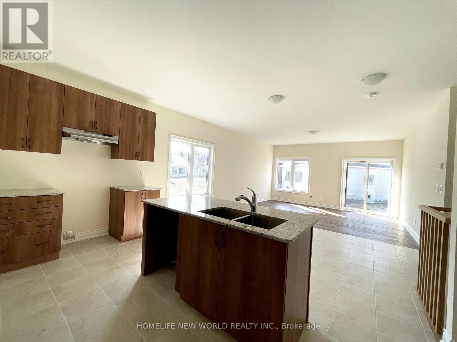 15 Schortinghuis Street, Georgina, Ontario  L0E 1R0 - Photo 3 - N13834612