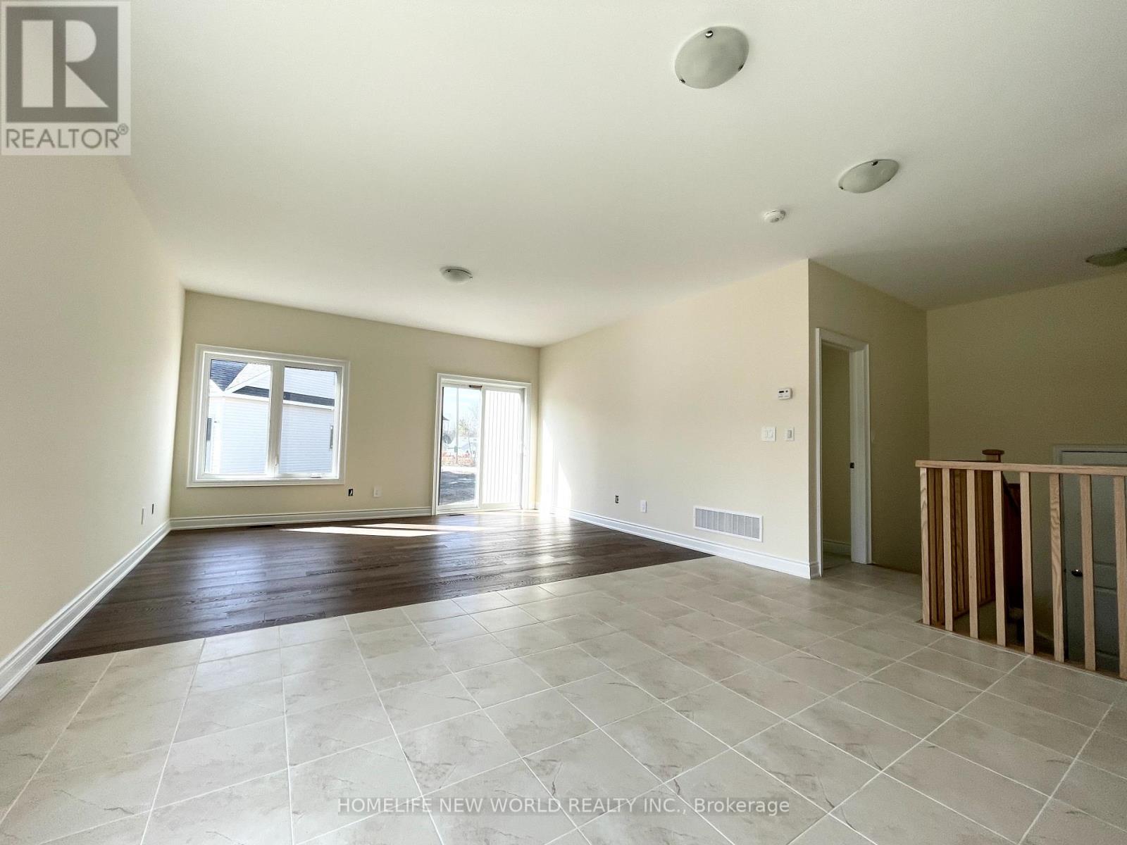 15 Schortinghuis Street, Georgina, Ontario  L0E 1R0 - Photo 5 - N13834612