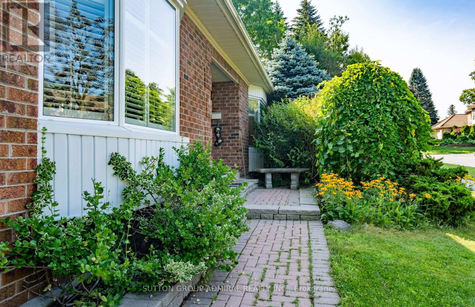 284 Murray Drive, Aurora, Ontario  L4G 6B1 - Photo 3 - N13834702