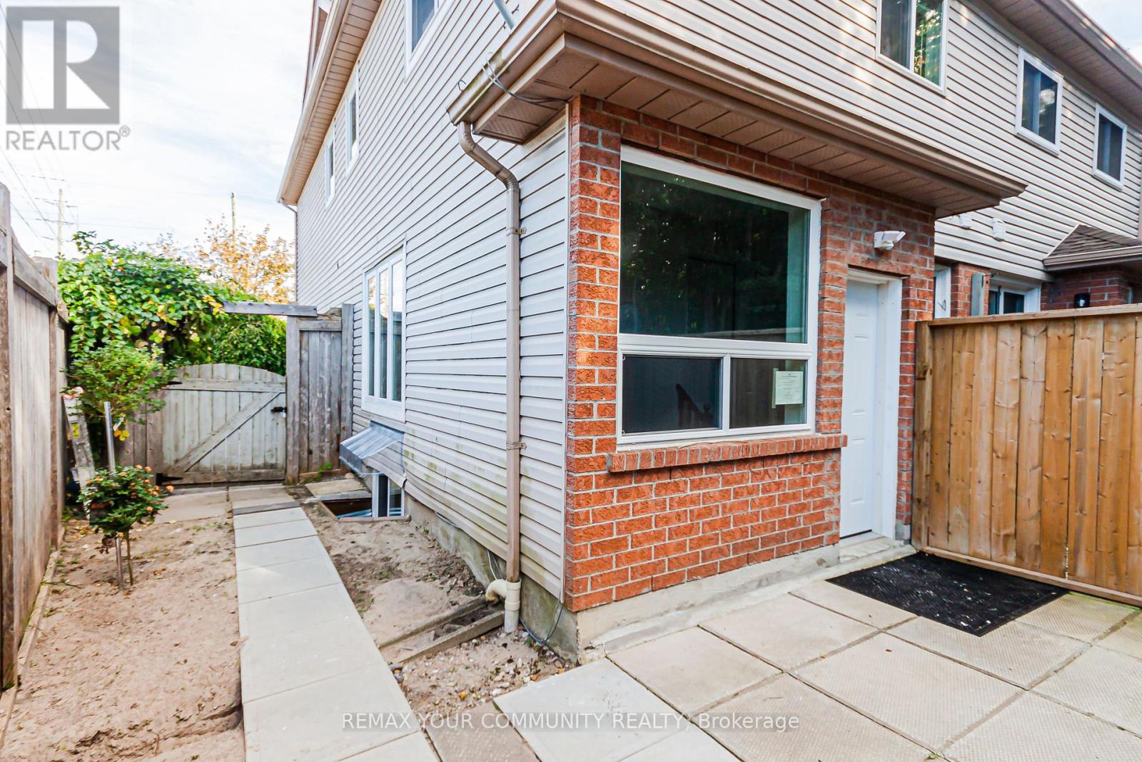 LOWER - 218 FERNDALE DRIVE S, Barrie, Ontario