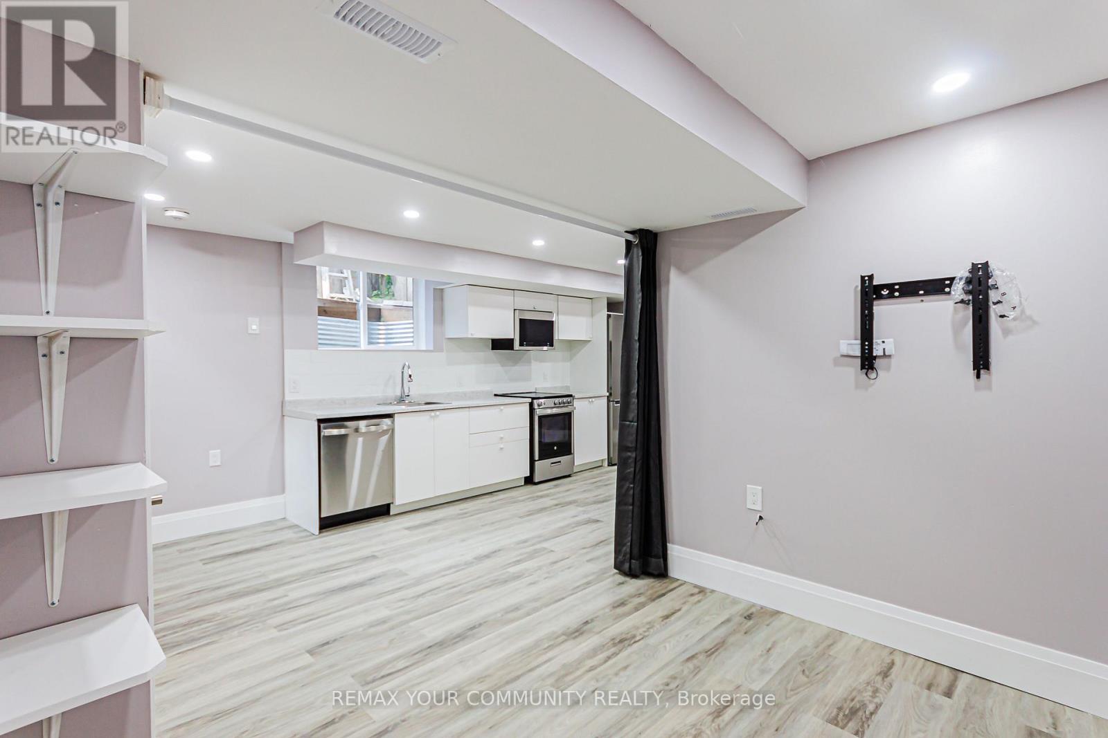 Lower - 218 Ferndale Drive S, Barrie, Ontario L4N 8J9 - Photo 5 - S13834444