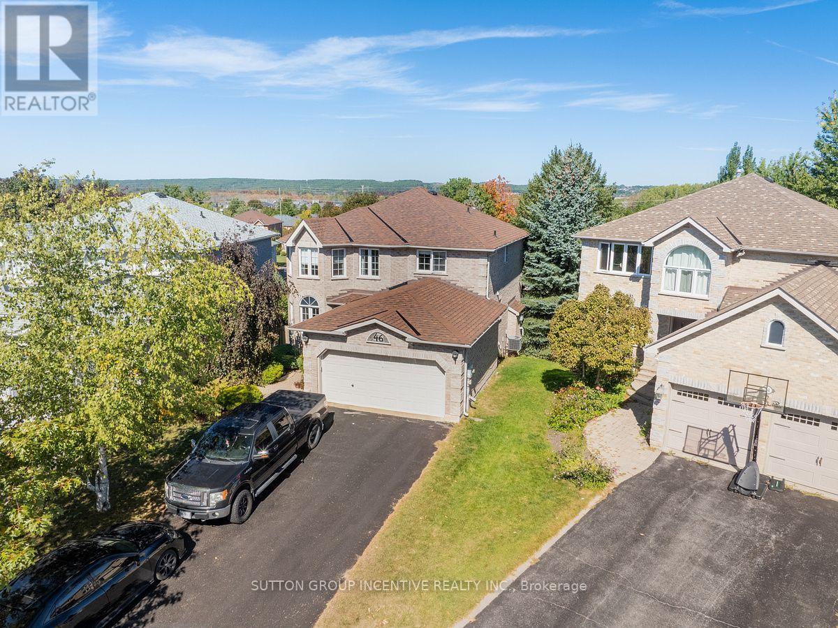 46 Bell Street, Barrie, Ontario  L4N 0H9 - Photo 2 - S13834646