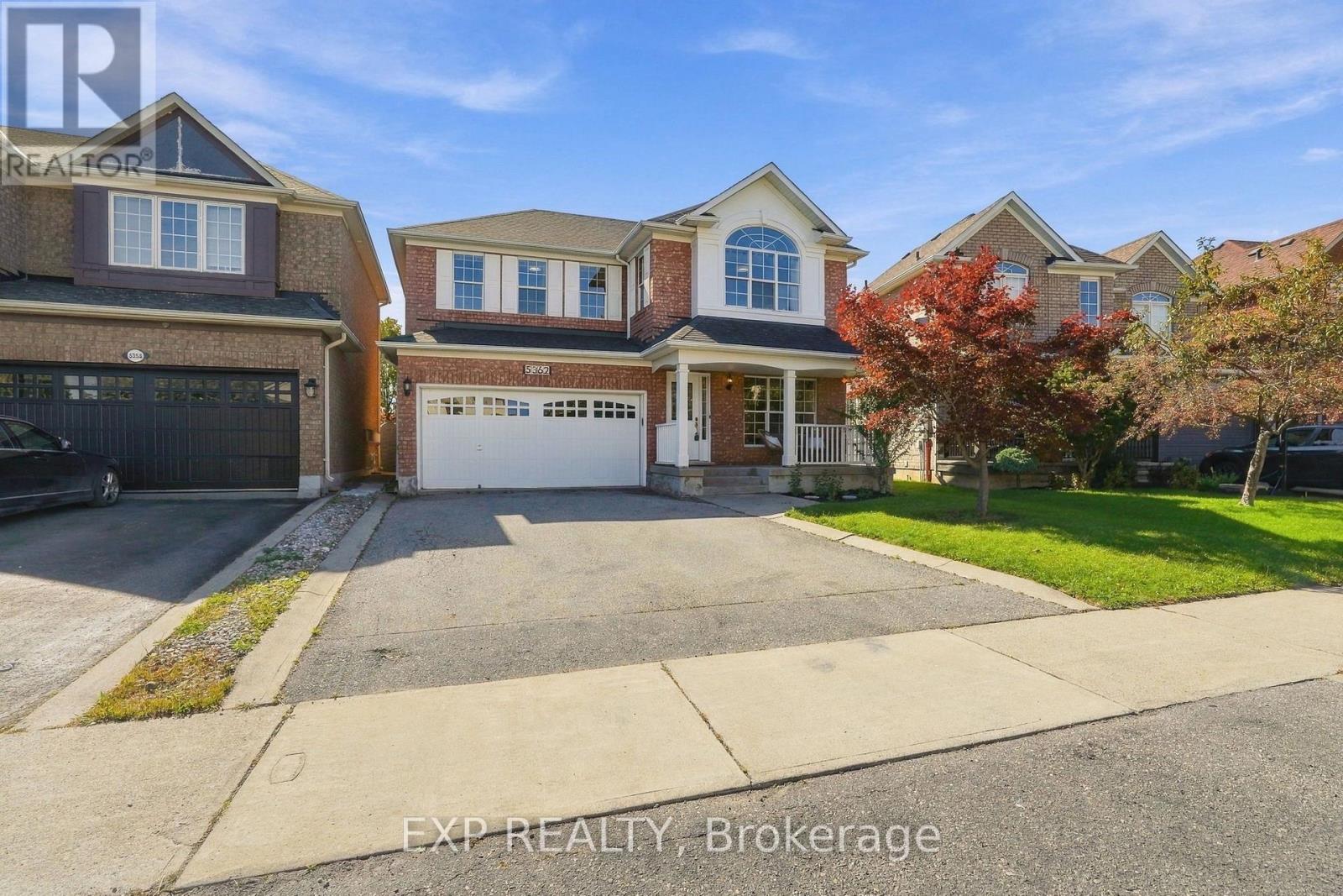 5362 Longford Drive, Mississauga, Ontario  L5M 7Y3 - Photo 2 - W13834544