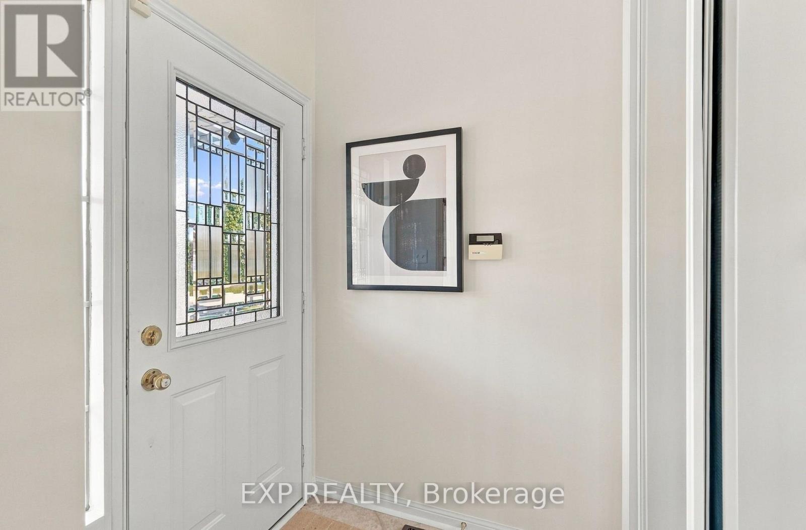 5362 Longford Drive, Mississauga, Ontario  L5M 7Y3 - Photo 4 - W13834544