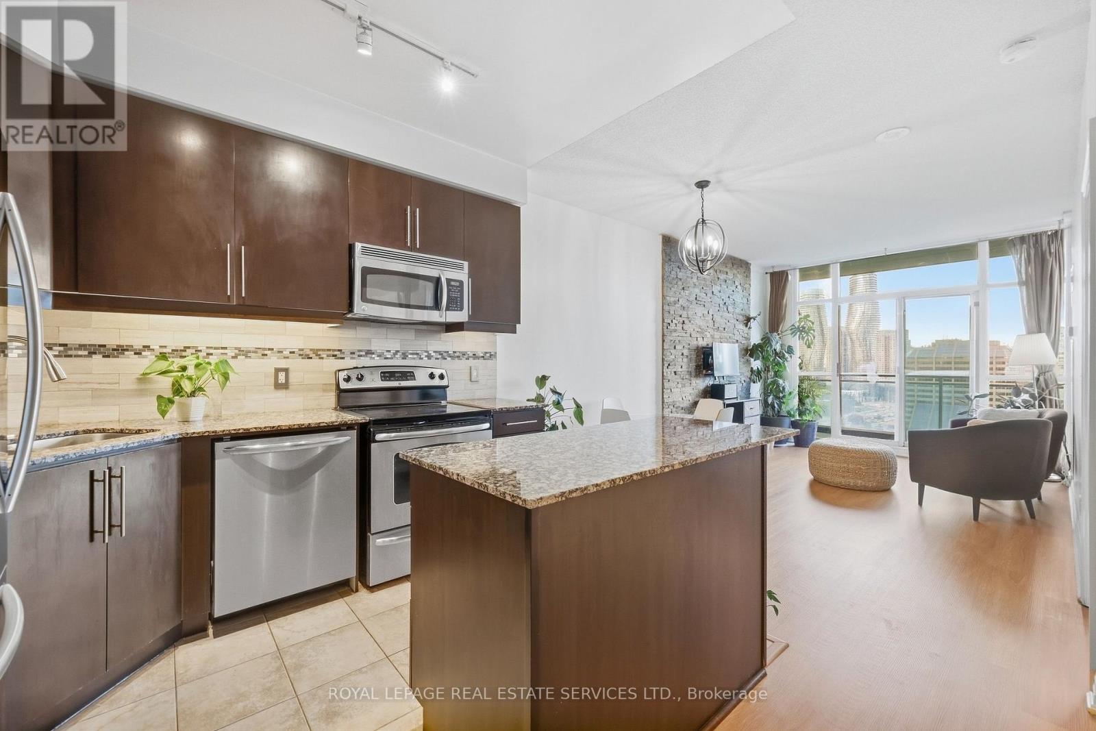 1504 - 223 Webb Drive, Mississauga, Ontario  L5B 0E8 - Photo 17 - W13834596