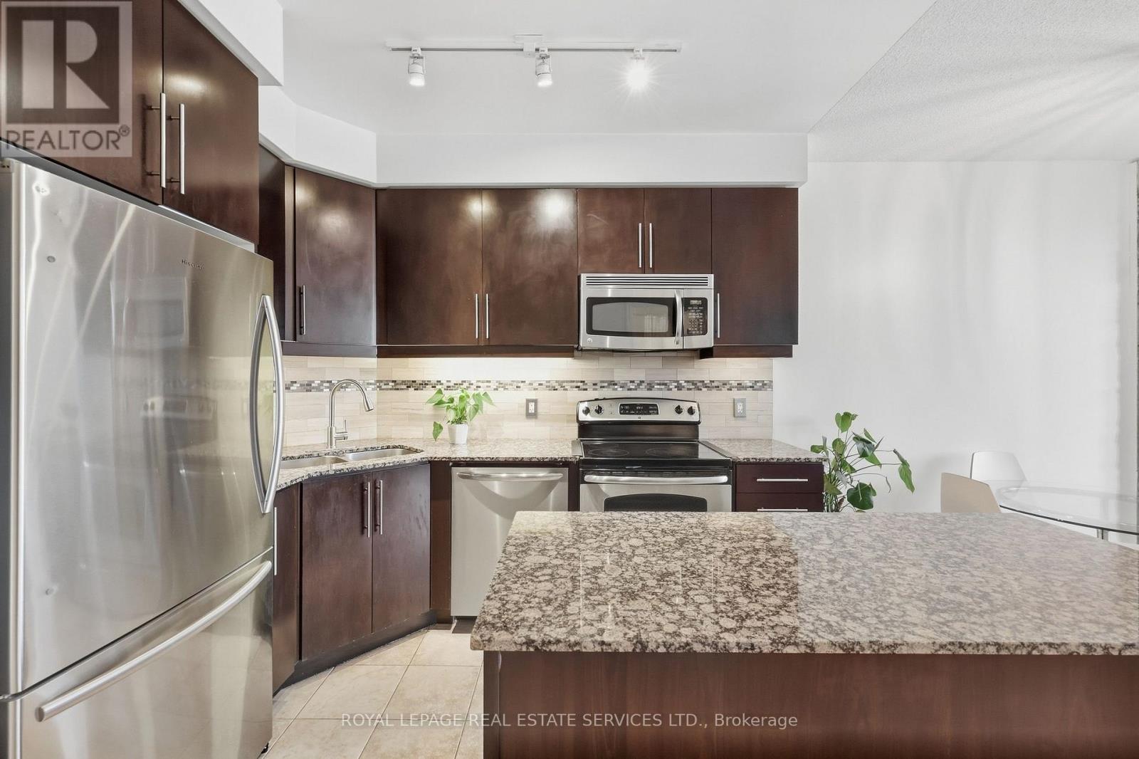 1504 - 223 Webb Drive, Mississauga, Ontario  L5B 0E8 - Photo 18 - W13834596
