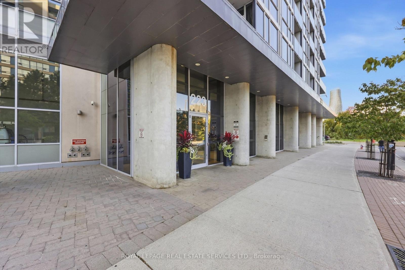 1504 - 223 Webb Drive, Mississauga, Ontario  L5B 0E8 - Photo 9 - W13834596