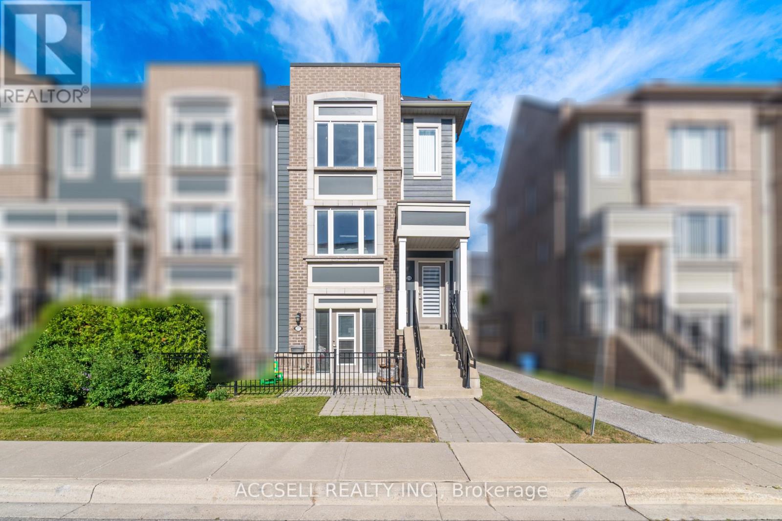 218 - 250 Sunny Meadow Boulevard, Brampton, Ontario  L6R 3Y7 - Photo 2 - W13834634