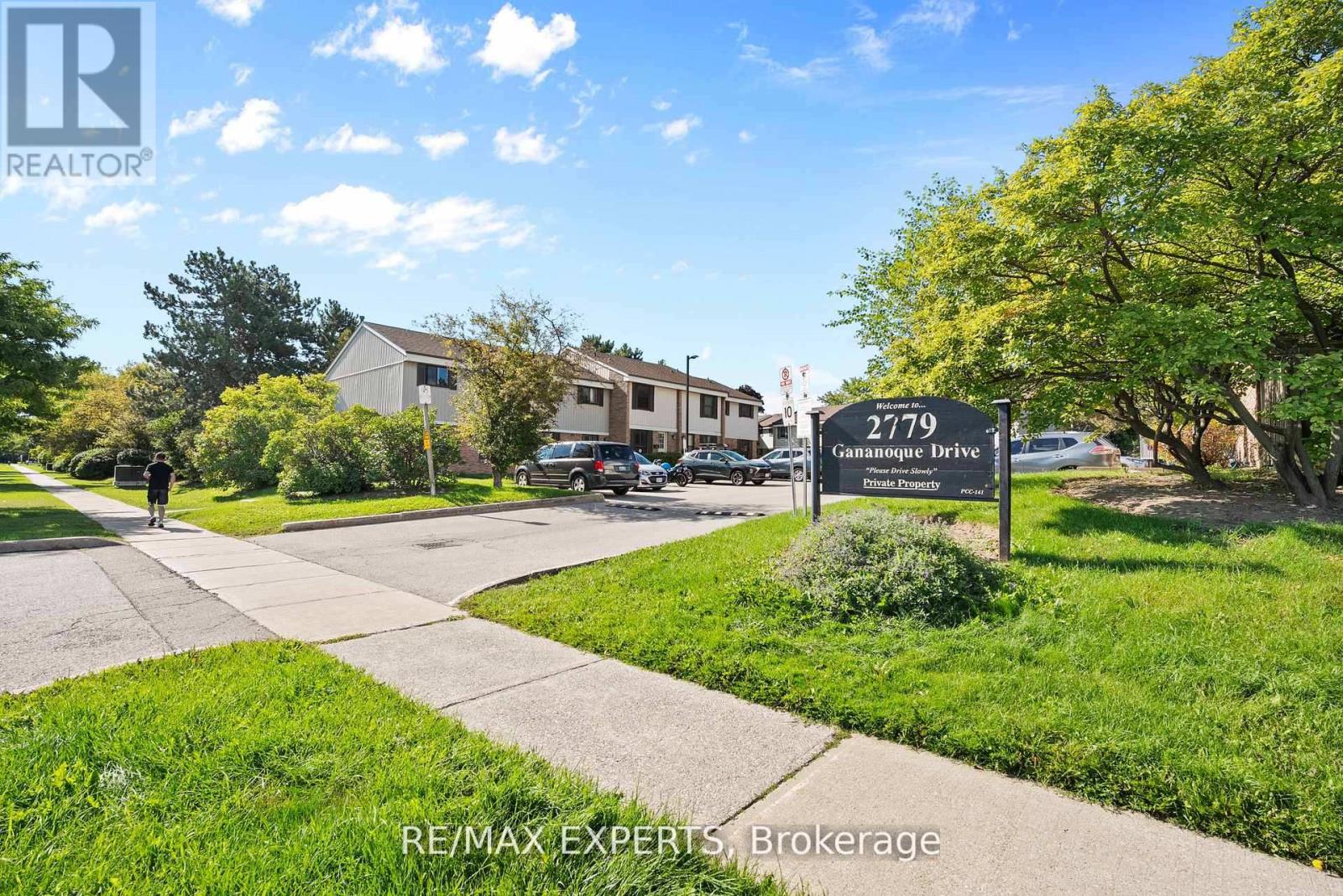 35 - 2779 Gananoque Drive, Mississauga, Ontario  L5N 2E4 - Photo 2 - W13834664