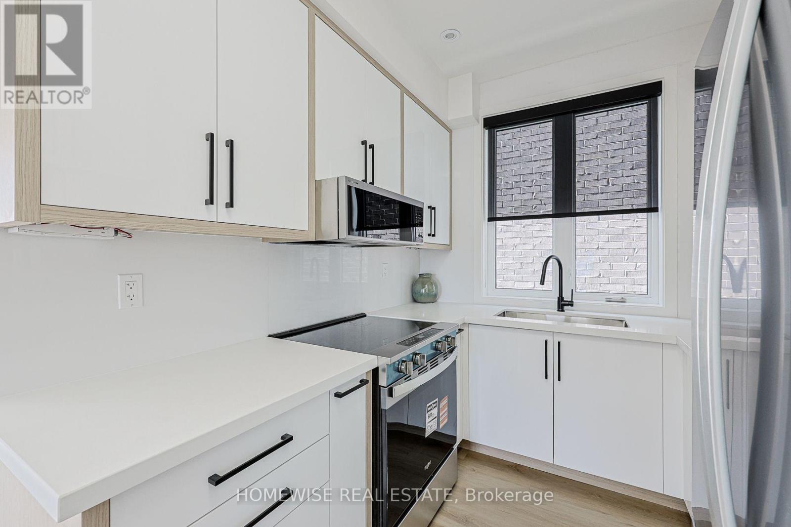 3 - 159 Locksley Avenue, Toronto, Ontario  M6B 3N6 - Photo 15 - W13834670