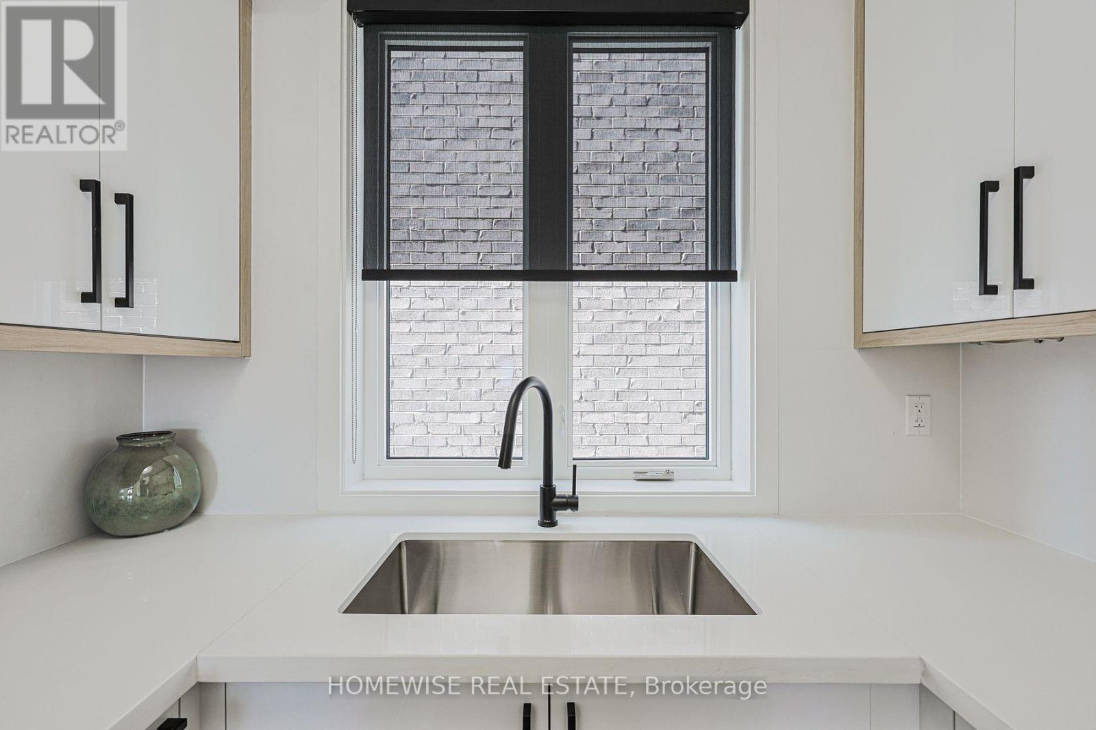 3 - 159 Locksley Avenue, Toronto, Ontario  M6B 3N6 - Photo 17 - W13834670