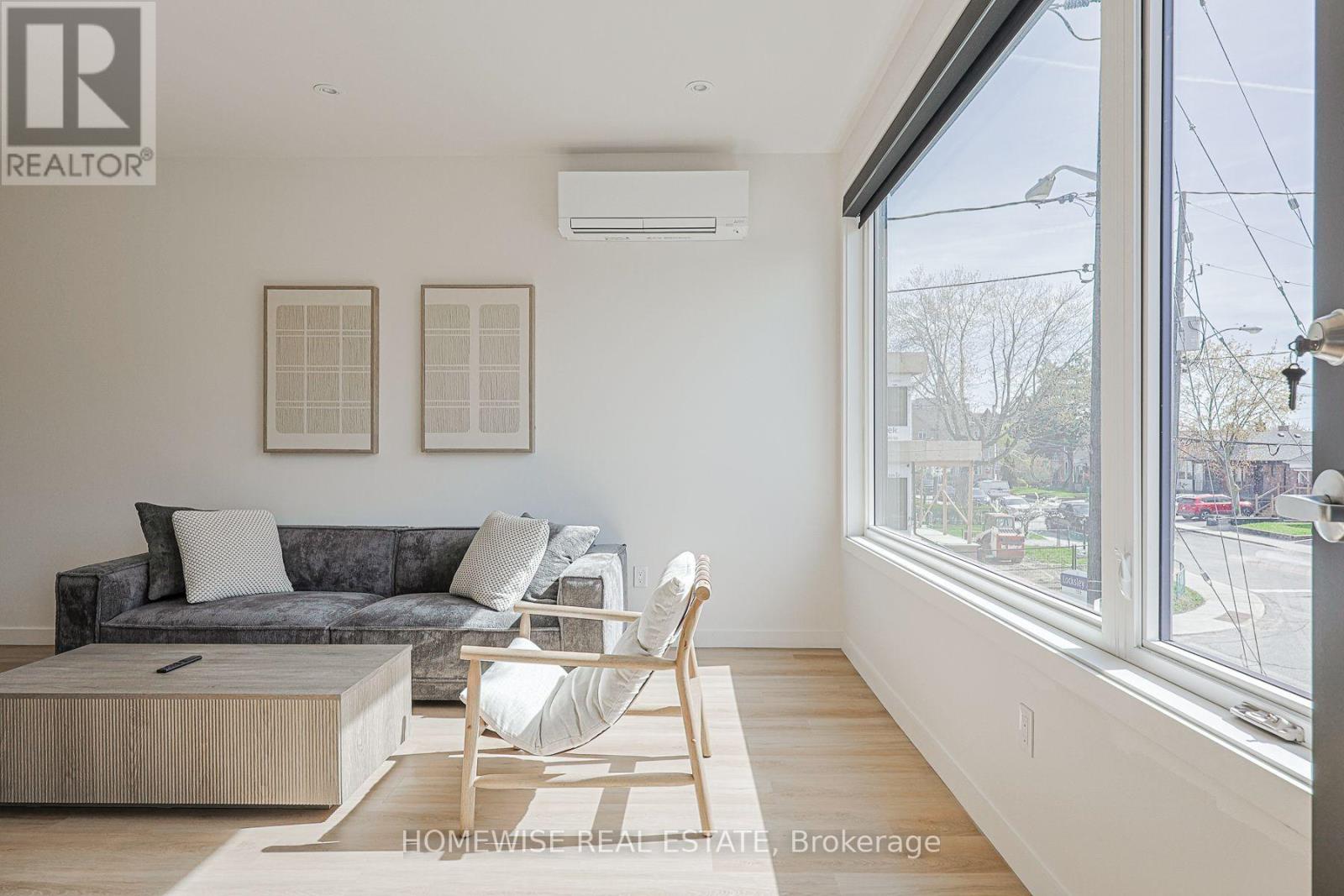 3 - 159 Locksley Avenue, Toronto, Ontario  M6B 3N6 - Photo 3 - W13834670