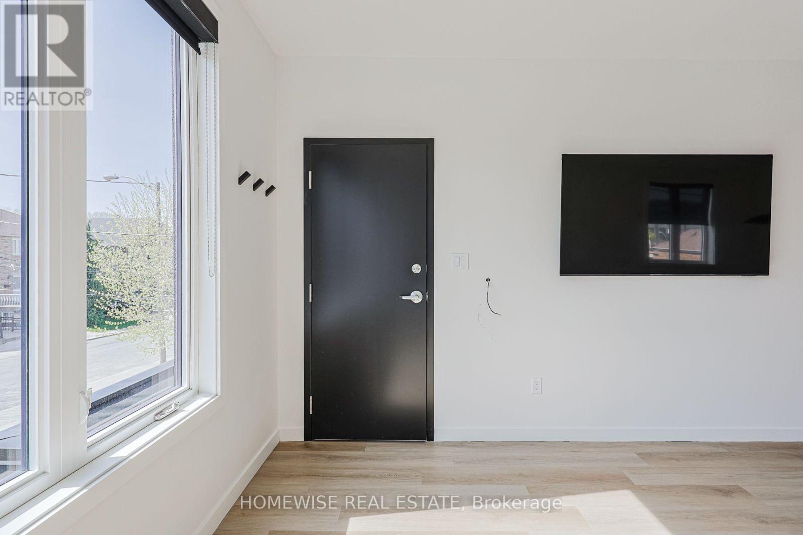 3 - 159 Locksley Avenue, Toronto, Ontario  M6B 3N6 - Photo 4 - W13834670