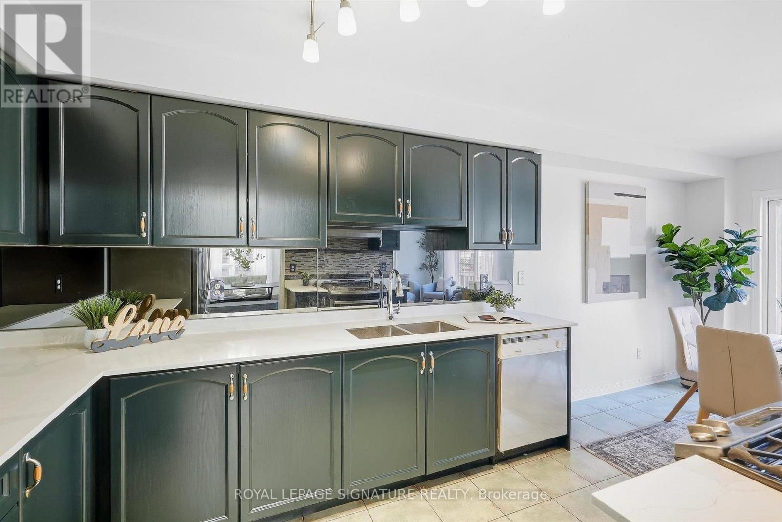 106 Heartleaf Crescent, Brampton, Ontario L7A 2B9 - Photo 15 - W13834672