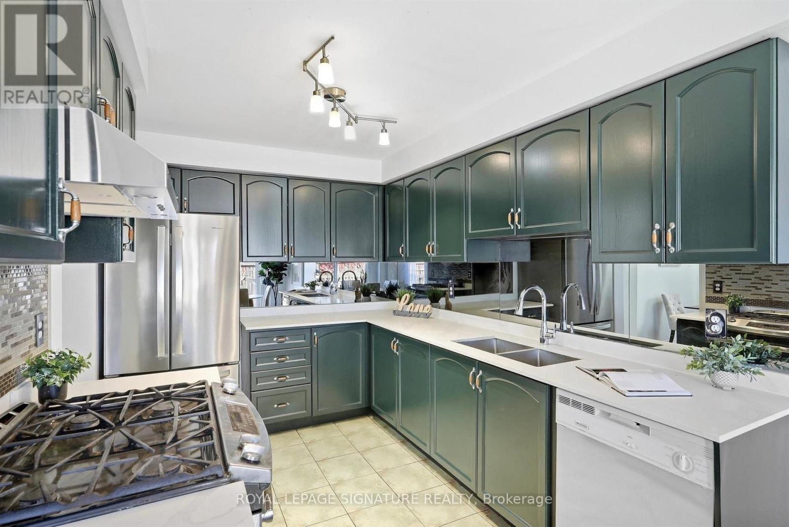 106 Heartleaf Crescent, Brampton, Ontario L7A 2B9 - Photo 17 - W13834672