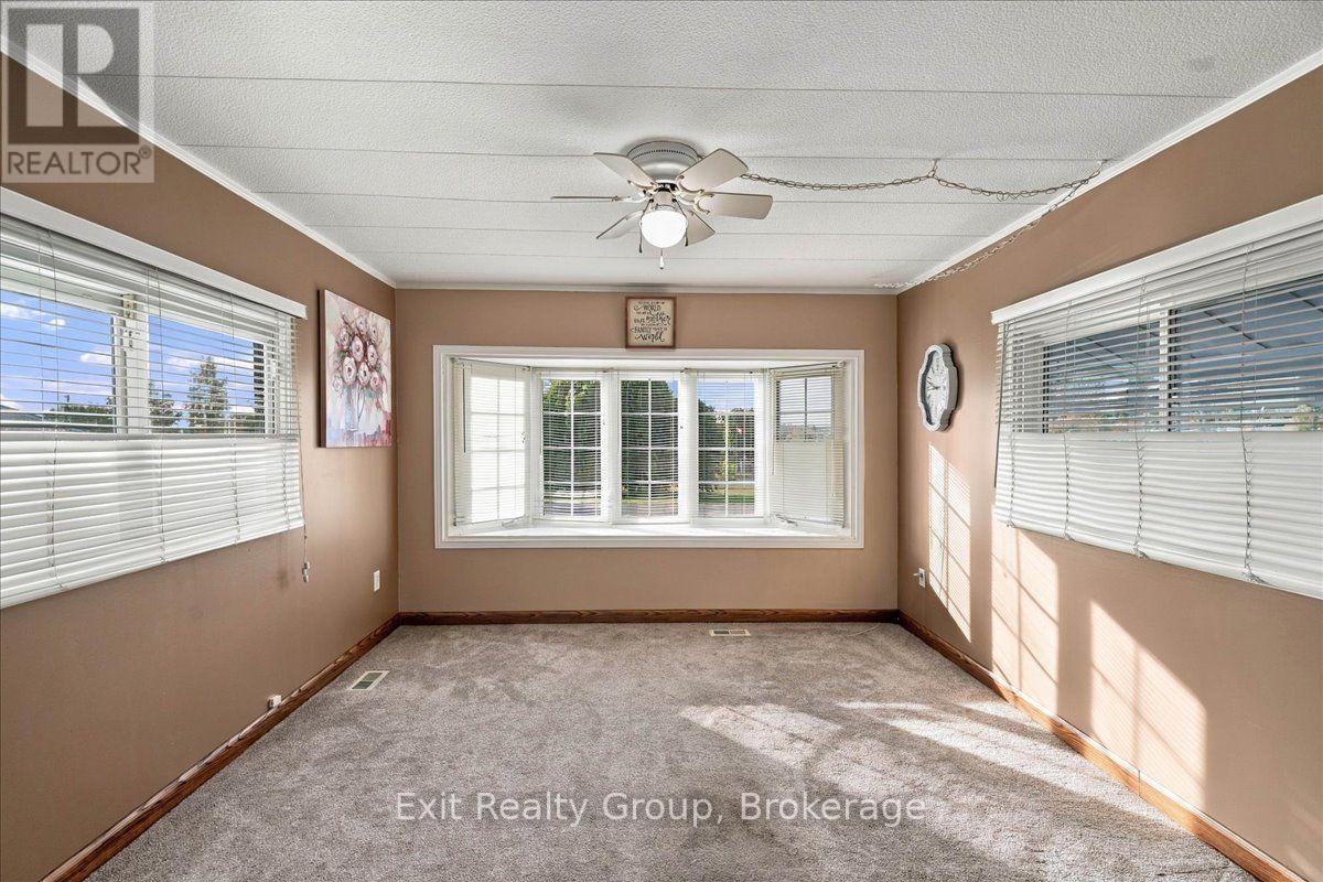 5 Chapel Boulevard, Quinte West, Ontario  K8N 4Z3 - Photo 4 - X13770850