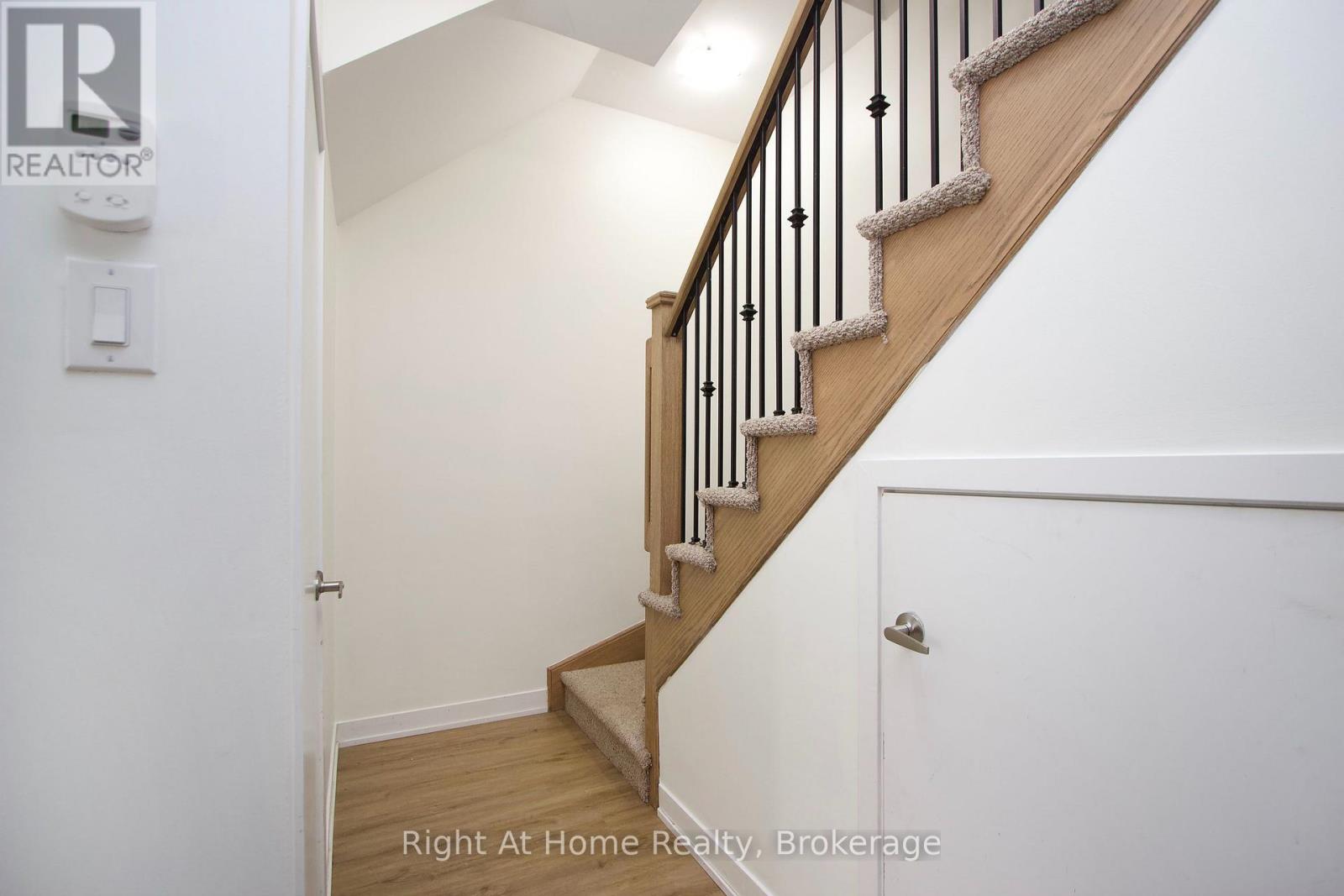405 - 1460 Whites Road, Pickering, Ontario  L1V 1R4 - Photo 10 - E13827072