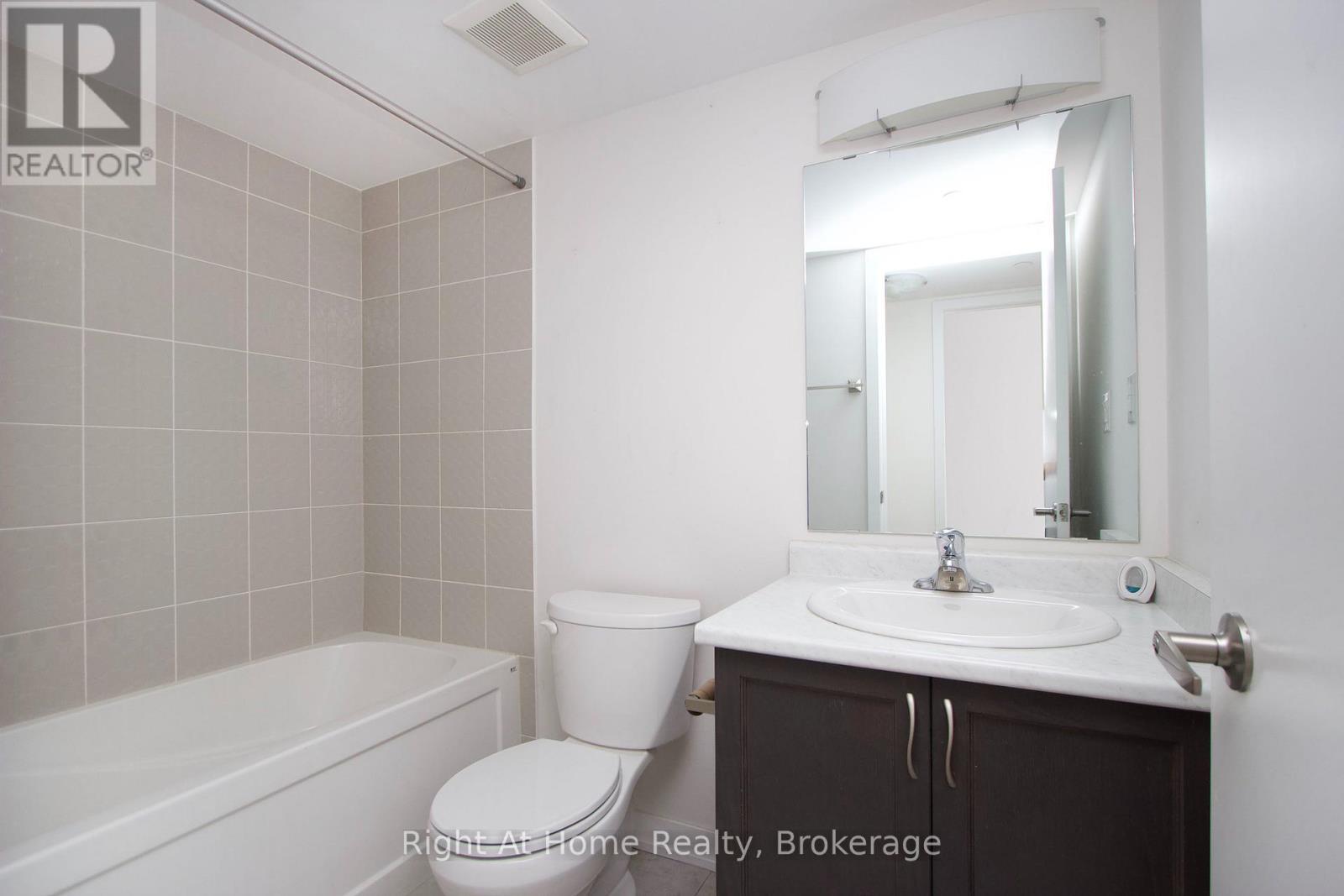 405 - 1460 Whites Road, Pickering, Ontario  L1V 1R4 - Photo 14 - E13827072
