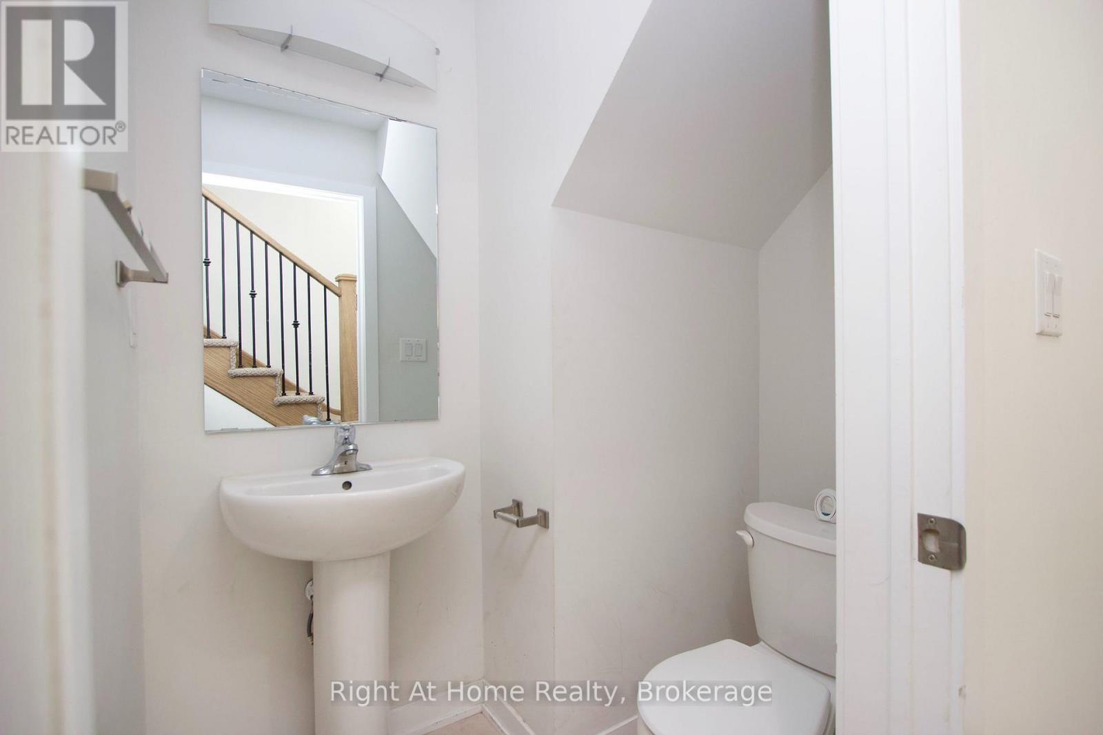 405 - 1460 Whites Road, Pickering, Ontario  L1V 1R4 - Photo 9 - E13827072