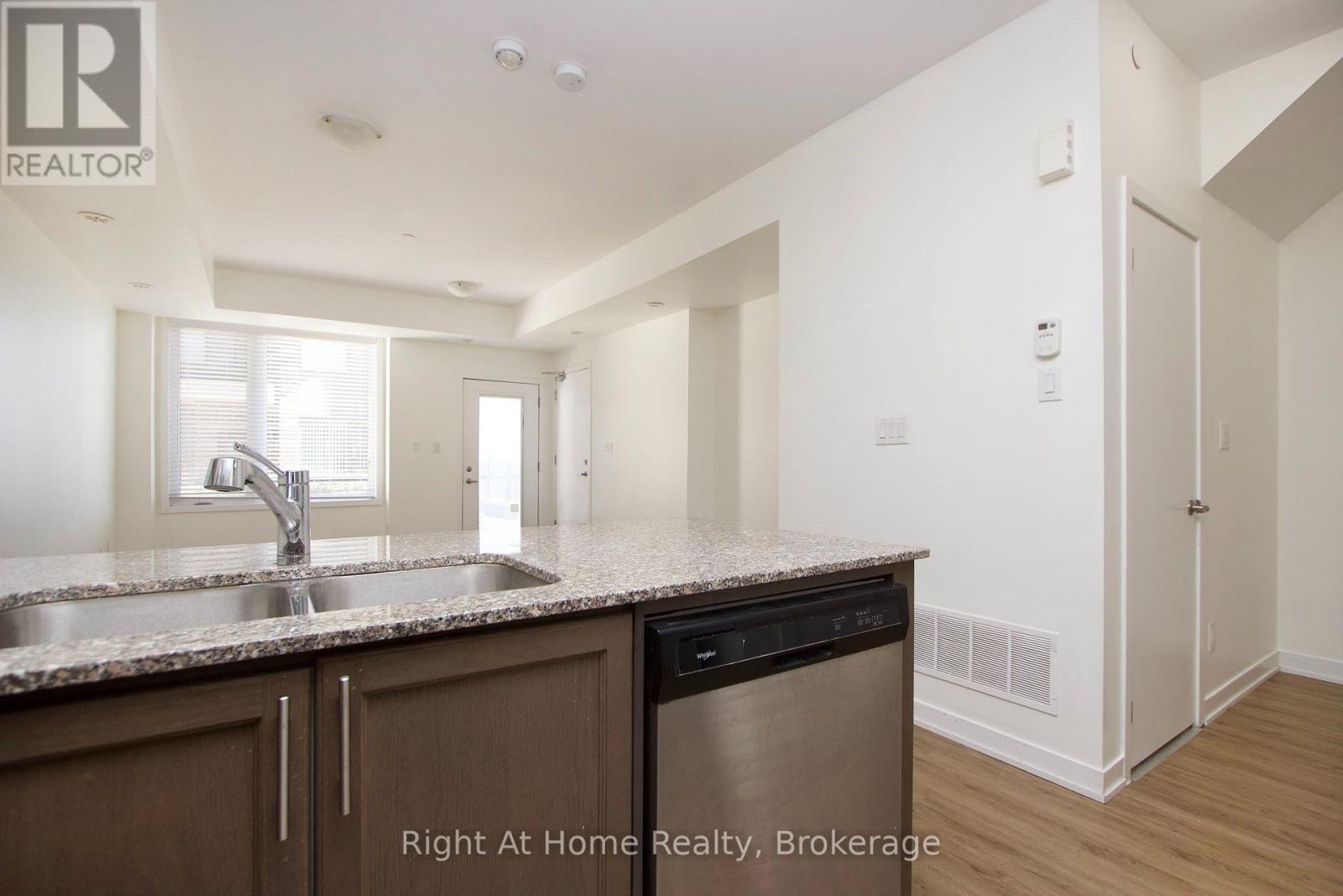 405 - 1460 Whites Road, Pickering, Ontario  L1V 1R4 - Photo 8 - E13827072