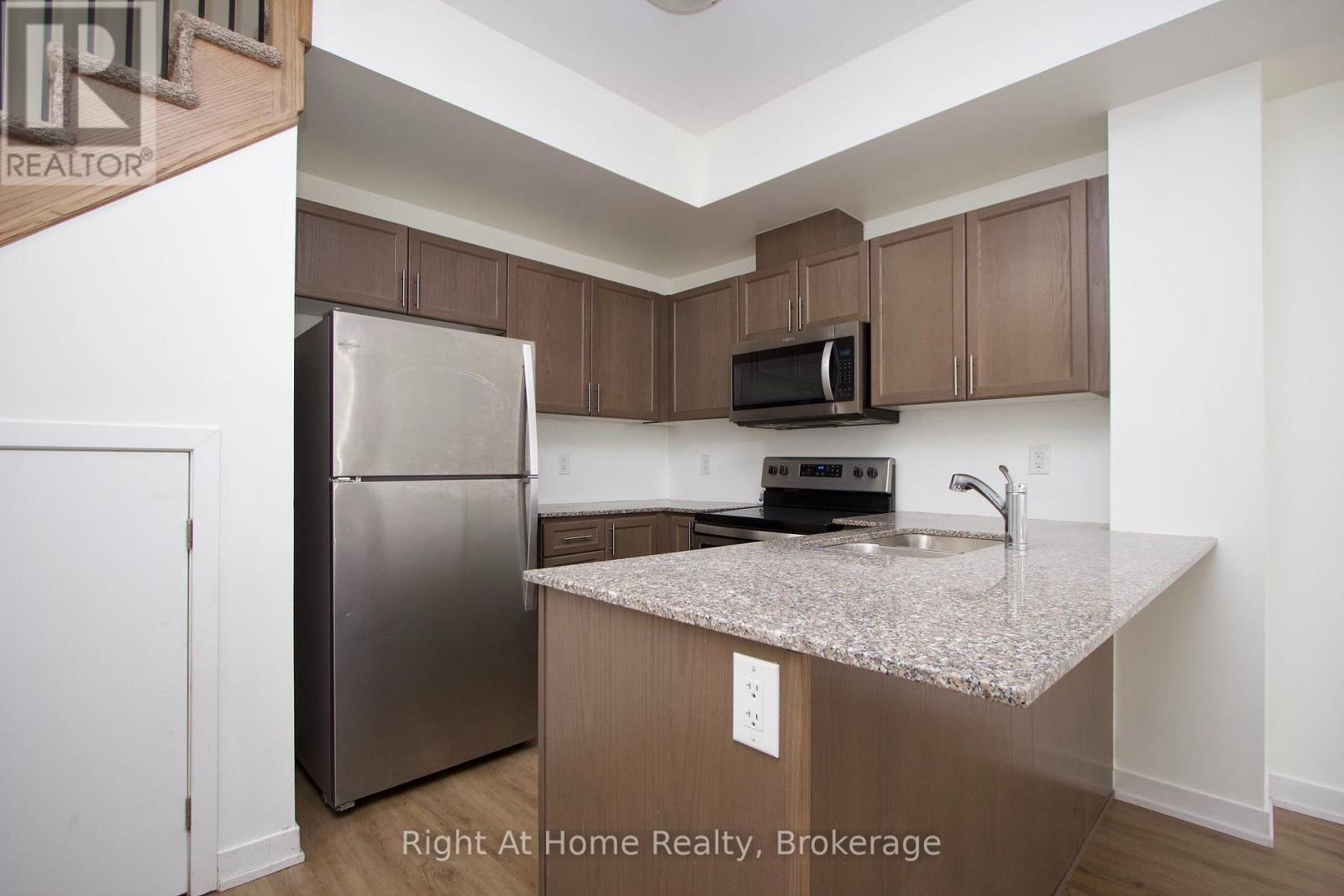 405 - 1460 Whites Road, Pickering, Ontario  L1V 1R4 - Photo 7 - E13827072