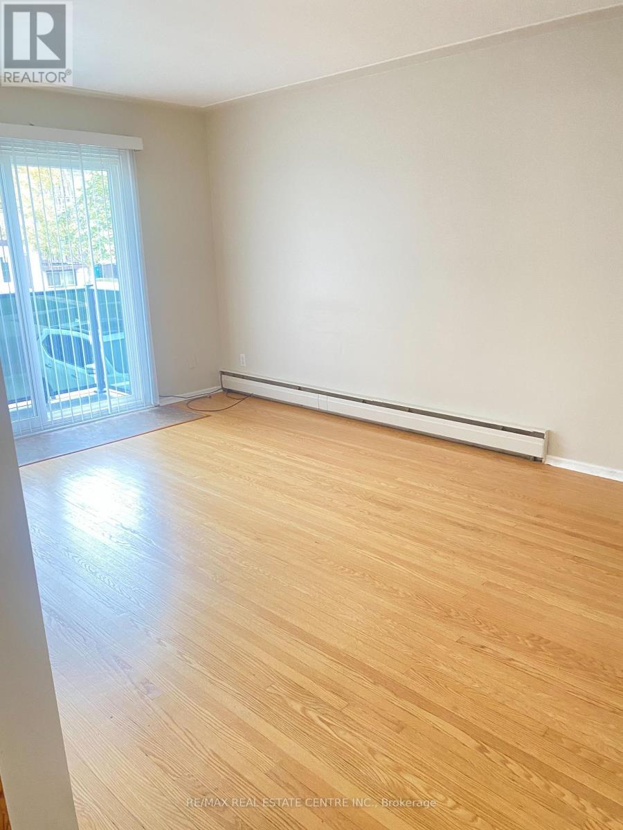 3 - 11 Southdale Avenue, Kitchener, Ontario N2M 3V4 - Photo 9 - X13834564