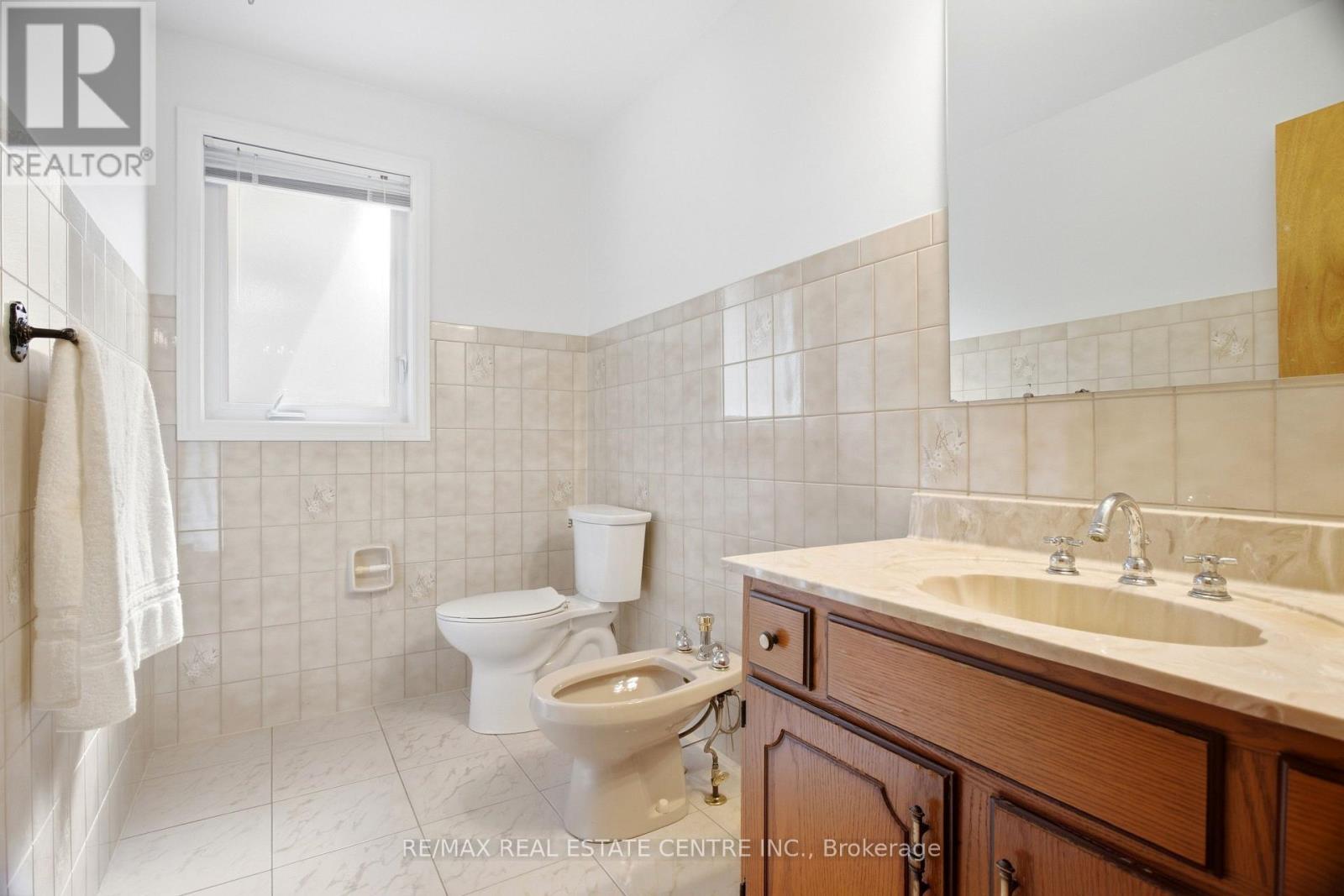 93 Old Chicopee Drive, Kitchener, Ontario  N2A 3R7 - Photo 14 - X13834608
