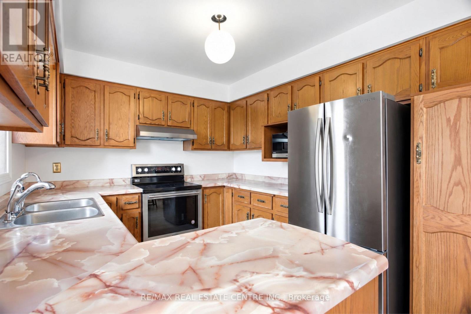 93 Old Chicopee Drive, Kitchener, Ontario  N2A 3R7 - Photo 17 - X13834608
