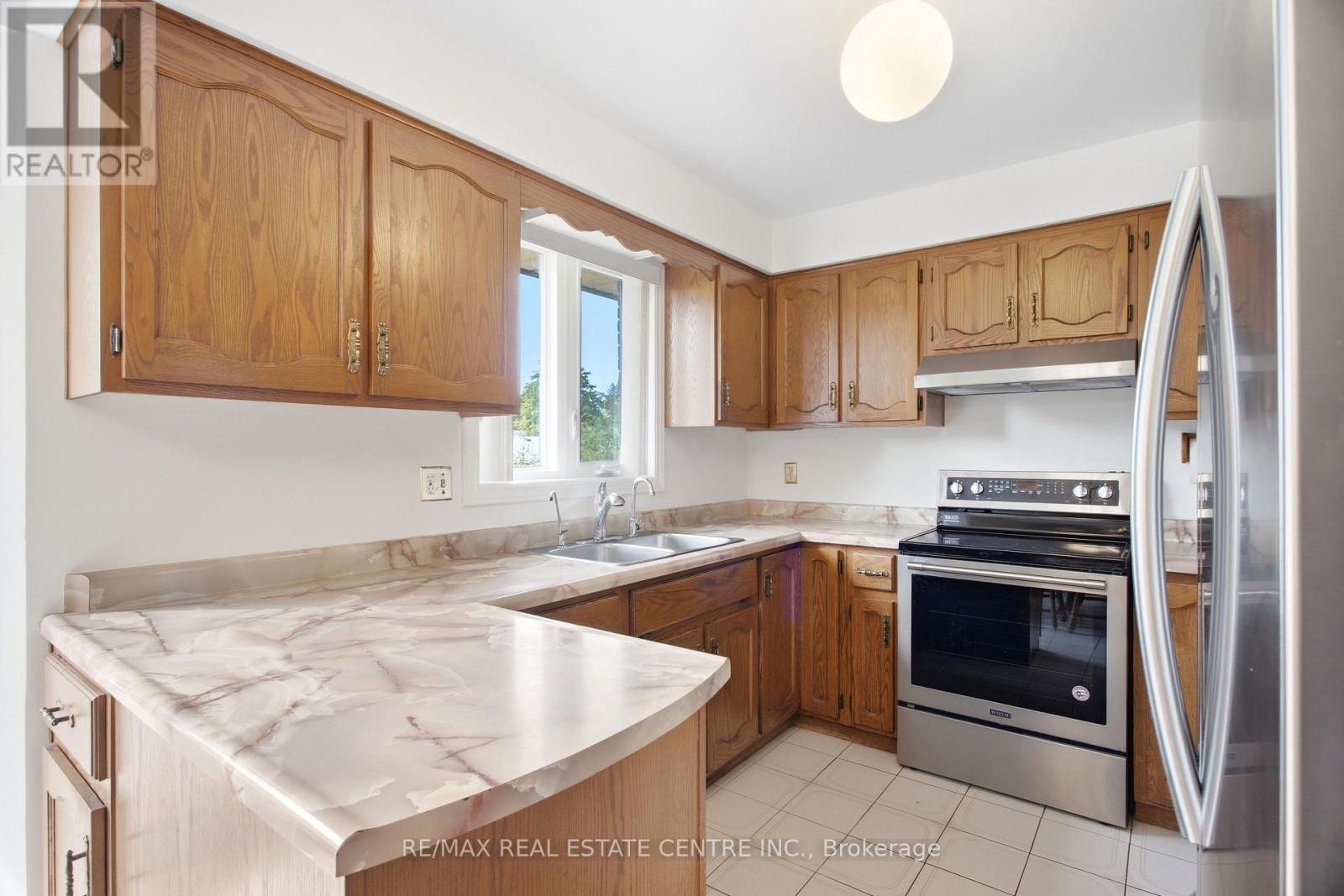 93 Old Chicopee Drive, Kitchener, Ontario  N2A 3R7 - Photo 18 - X13834608