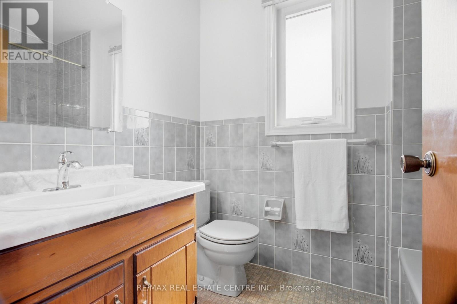93 Old Chicopee Drive, Kitchener, Ontario  N2A 3R7 - Photo 23 - X13834608