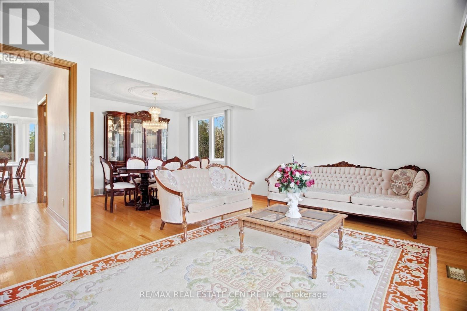 93 Old Chicopee Drive, Kitchener, Ontario  N2A 3R7 - Photo 8 - X13834608