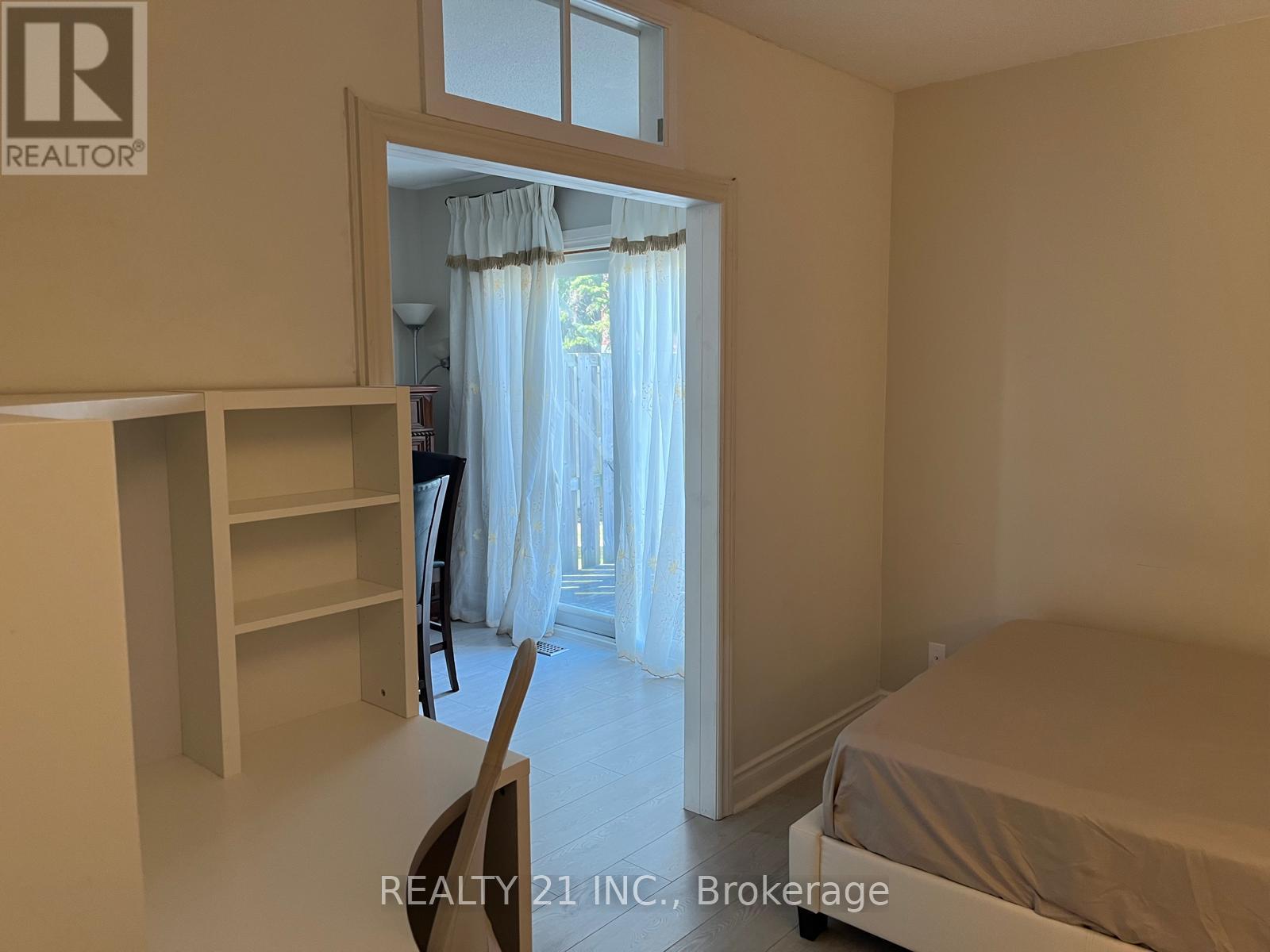 2 - 405 Keats Way, Waterloo, Ontario  N2L 5S7 - Photo 17 - X13834666