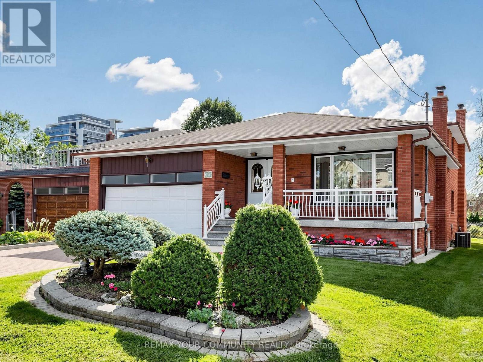 35 May Avenue, Richmond Hill, Ontario L4C 3S7 - Photo 2 - N13834234