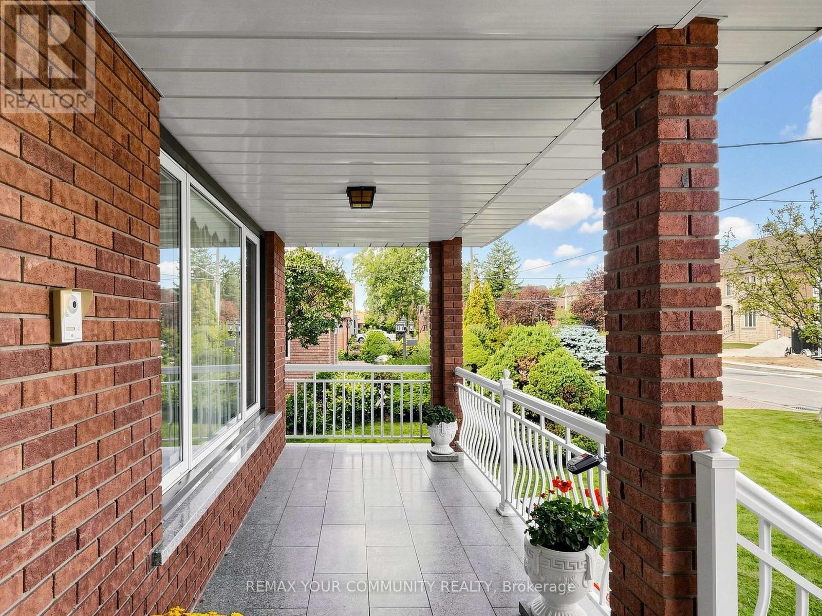 35 May Avenue, Richmond Hill, Ontario L4C 3S7 - Photo 4 - N13834234