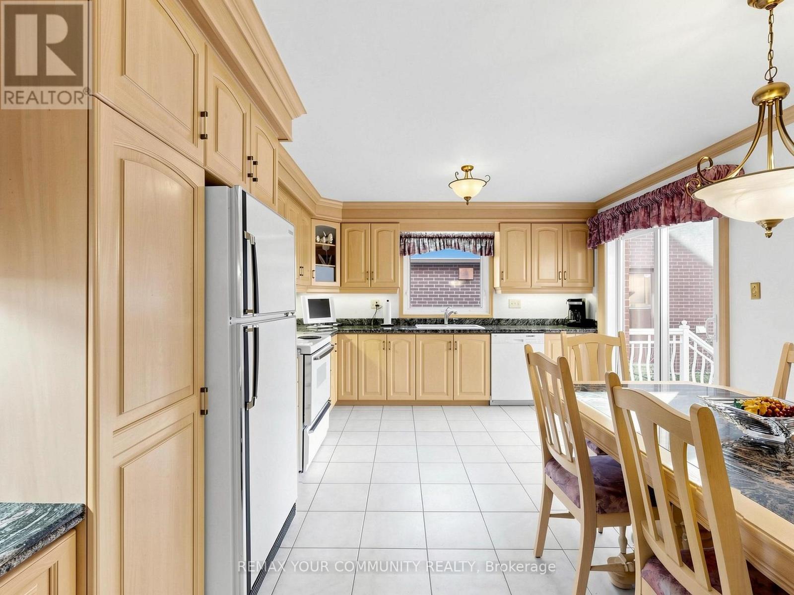 35 May Avenue, Richmond Hill, Ontario L4C 3S7 - Photo 10 - N13834234