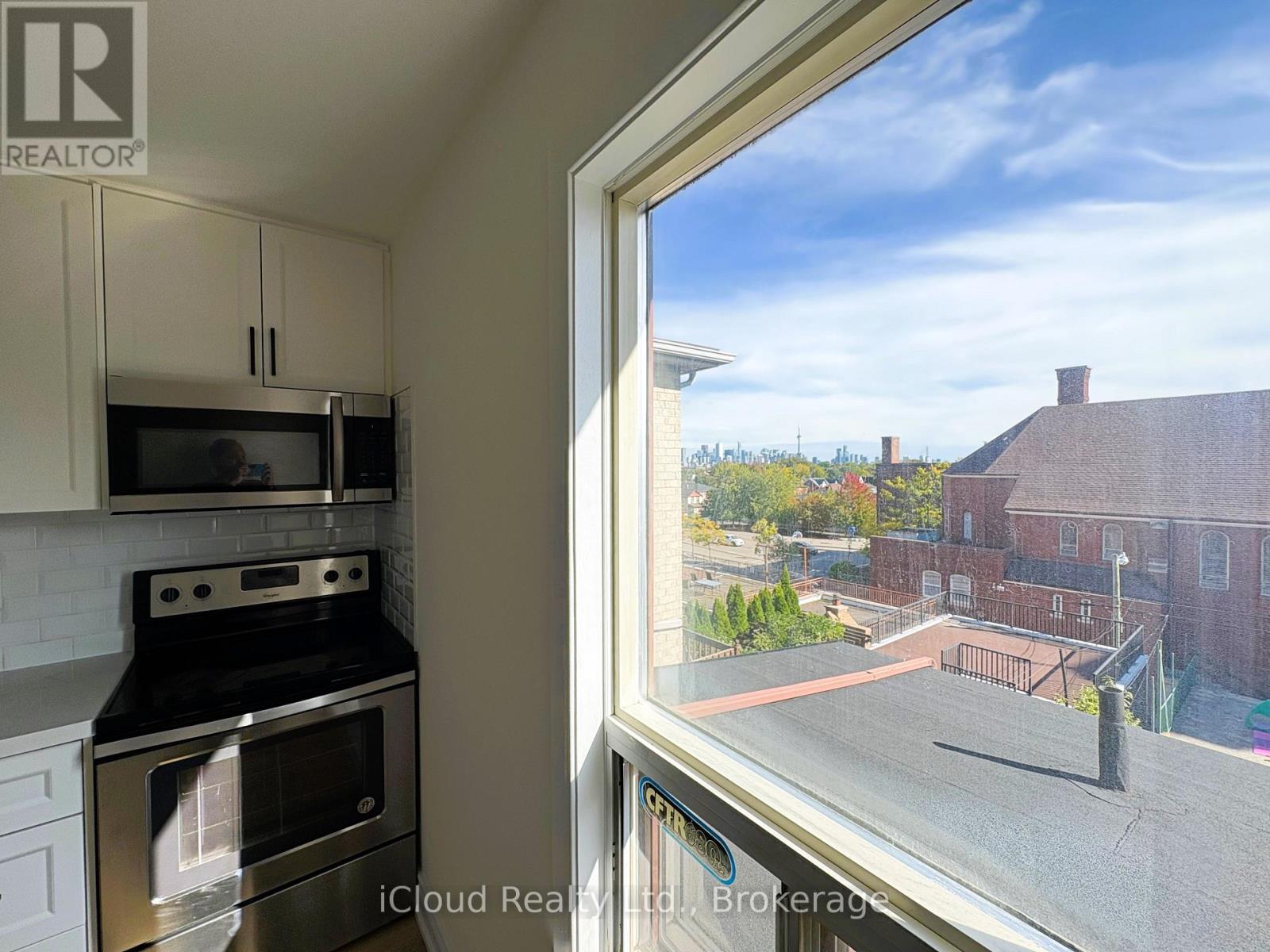 Upper - 1373 Davenport Road, Toronto, Ontario  M6H 2H5 - Photo 6 - W13828004