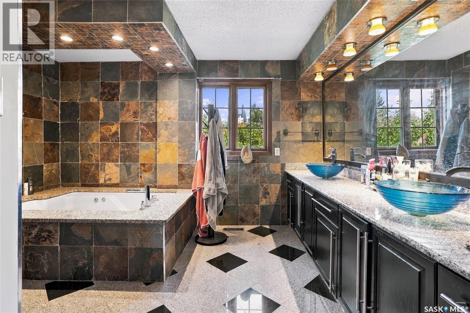 111 Christopher Road, Saskatoon, Saskatchewan  S7J 3R8 - Photo 29 - SK049710