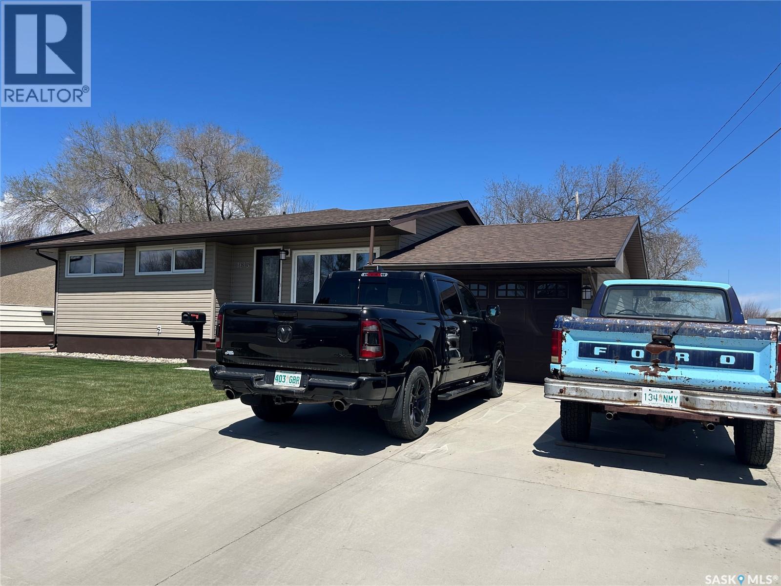 1613 Dieppe Crescent, Estevan, Saskatchewan  S4A 1W8 - Photo 35 - SK049691