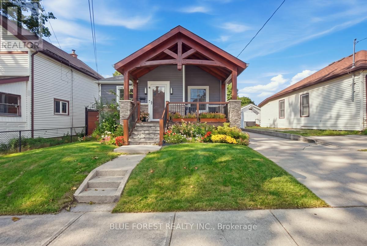 8 EDNA STREET, London South, Ontario