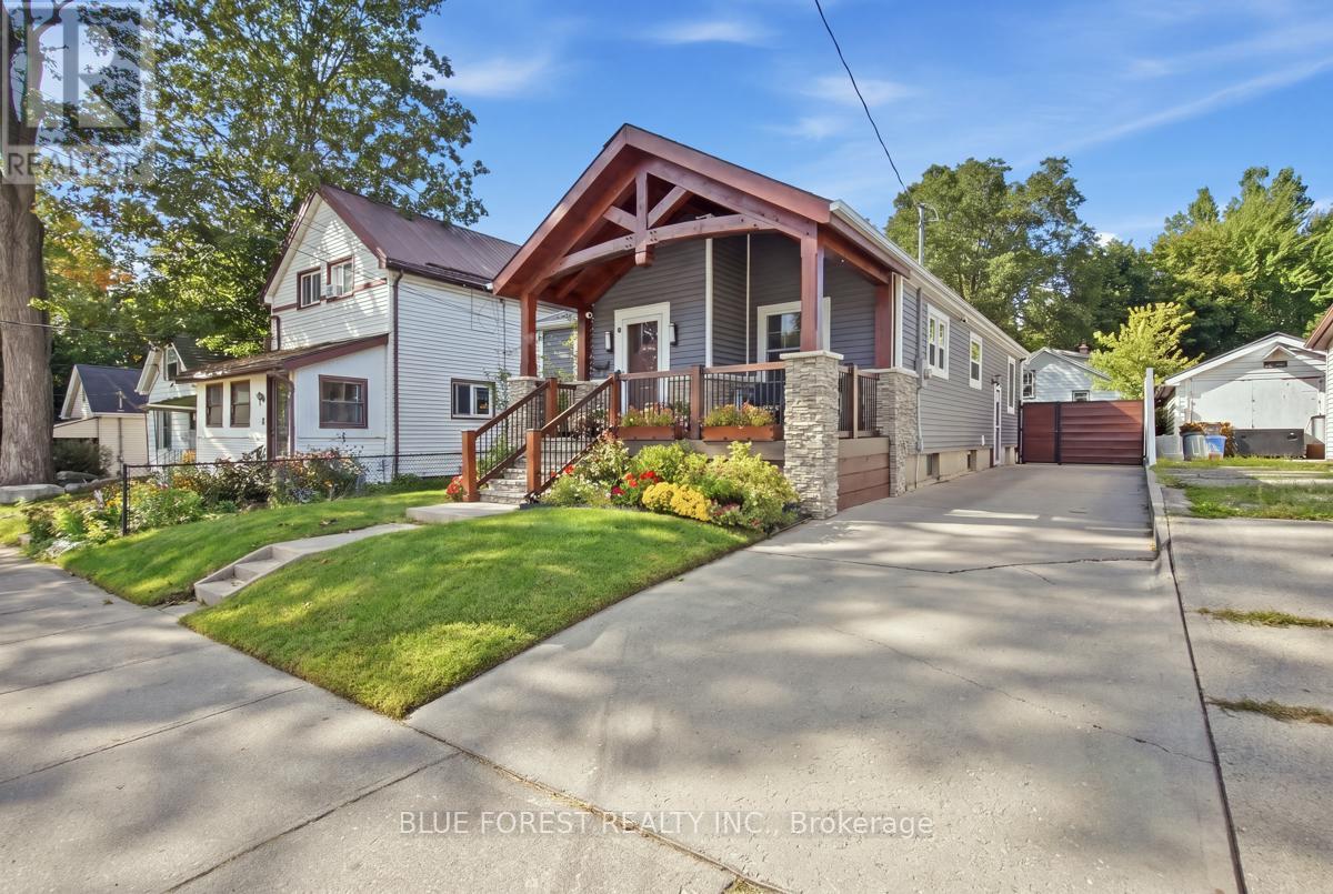 8 Edna Street, London South, Ontario  N5Z 2X9 - Photo 4 - X13834902