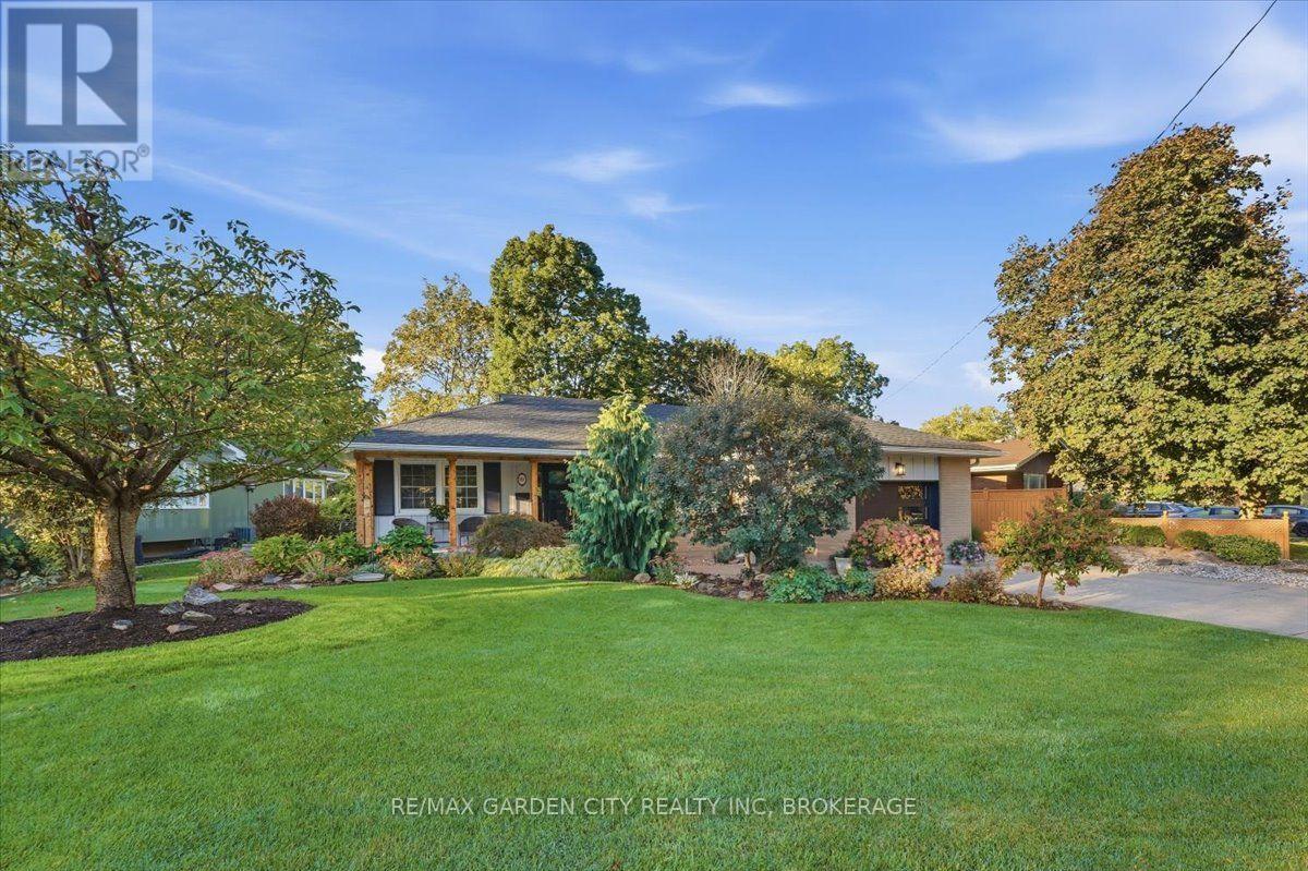 98 Village Road, St. Catharines, Ontario  L2T 3C1 - Photo 1 - X13834772