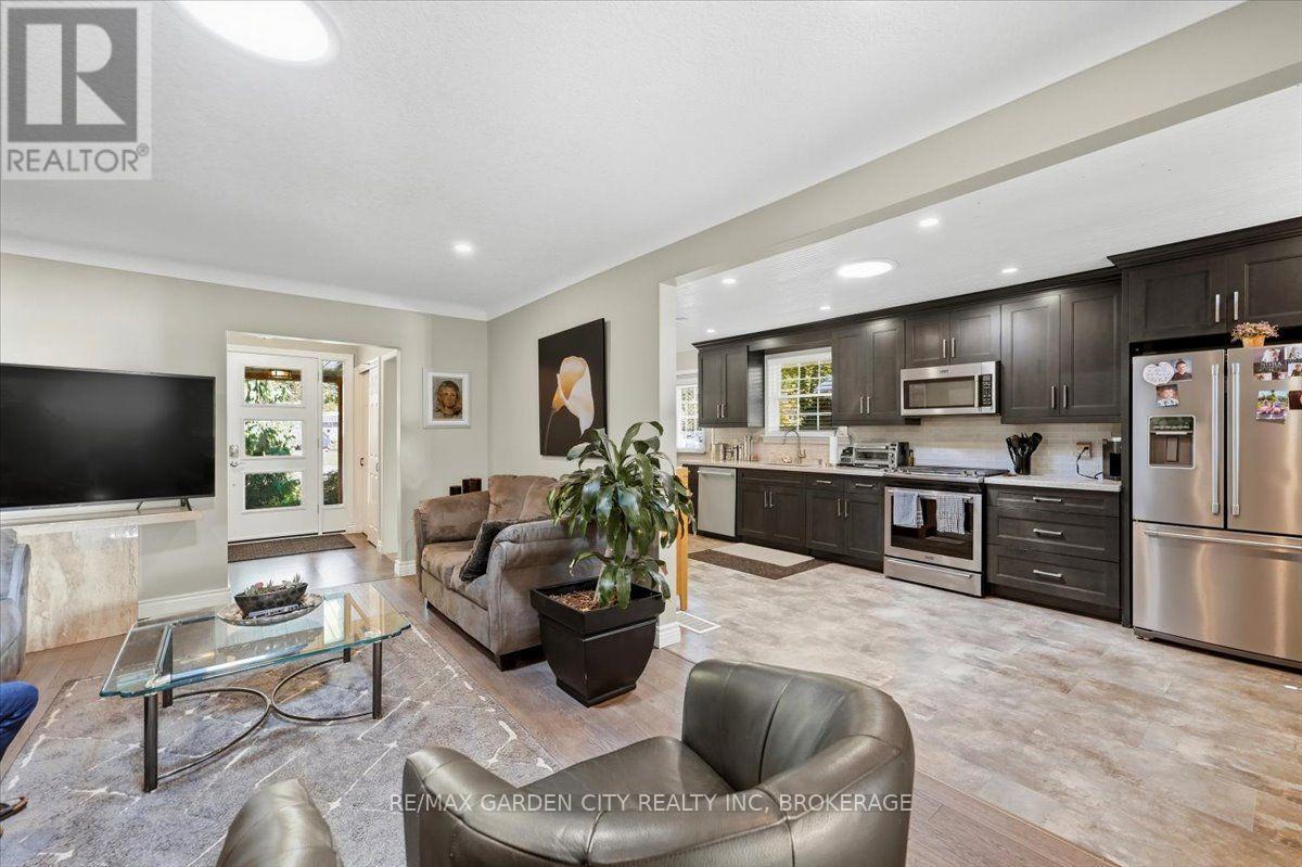 98 Village Road, St. Catharines, Ontario  L2T 3C1 - Photo 10 - X13834772