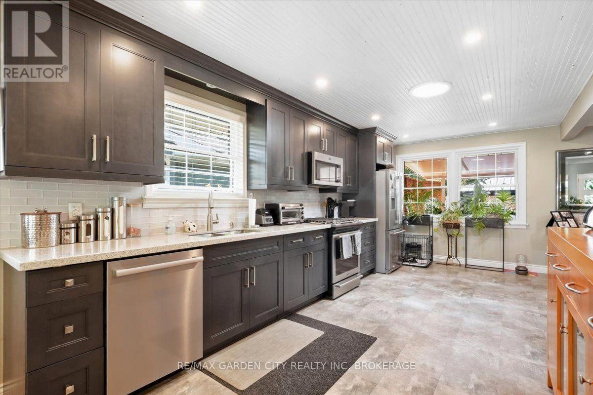98 Village Road, St. Catharines, Ontario  L2T 3C1 - Photo 12 - X13834772