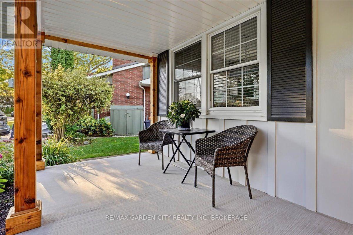 98 Village Road, St. Catharines, Ontario  L2T 3C1 - Photo 5 - X13834772