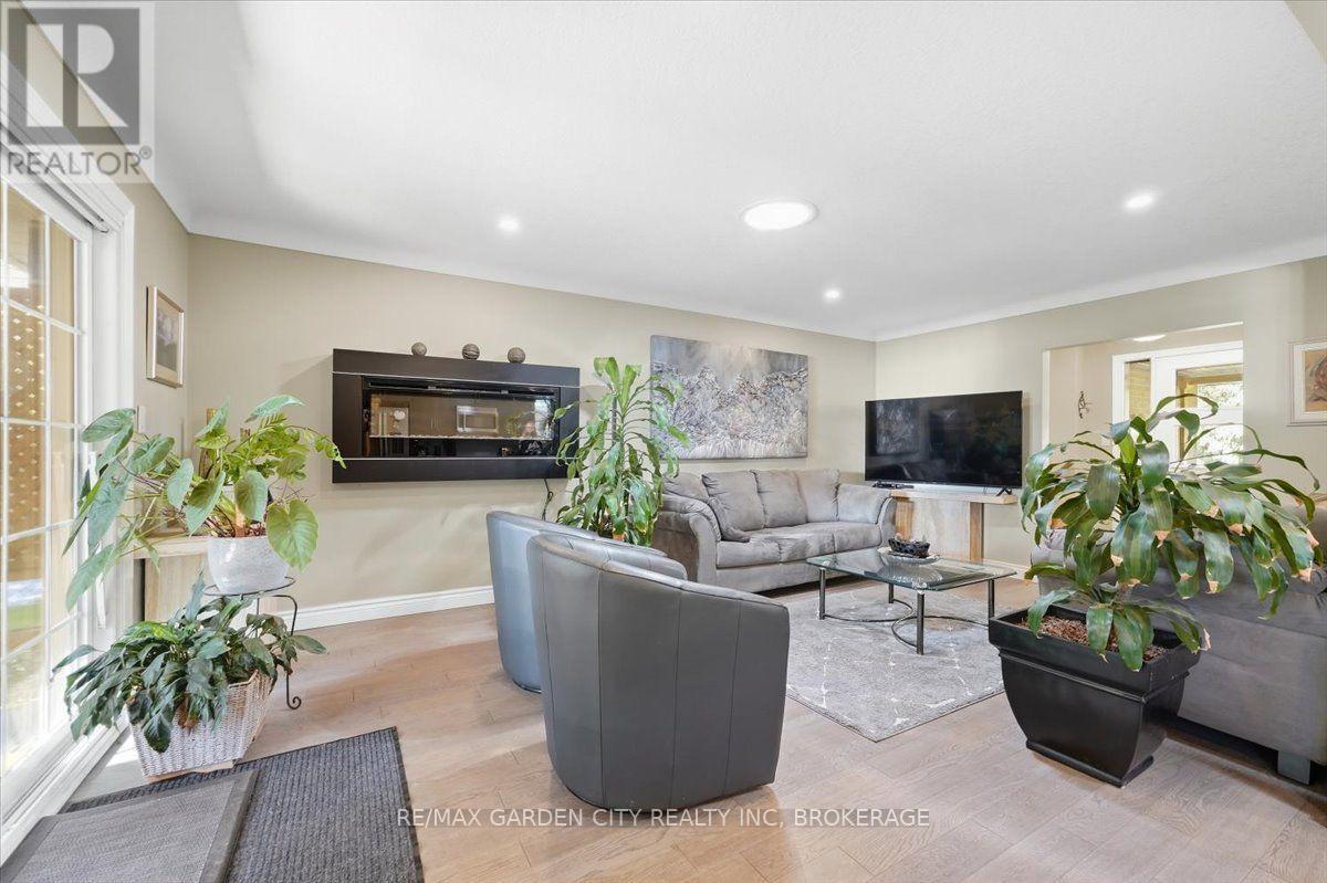 98 Village Road, St. Catharines, Ontario  L2T 3C1 - Photo 9 - X13834772